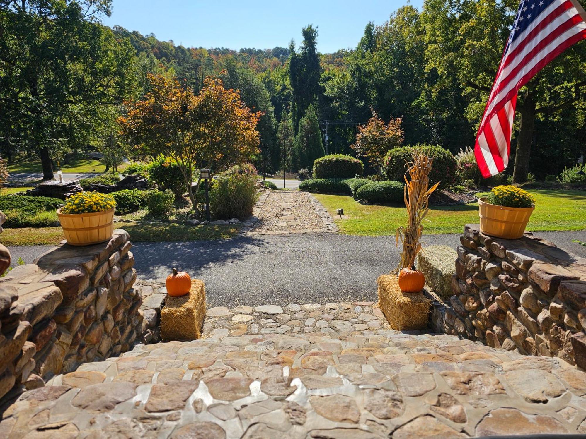 Hilltop Manor Bed & Breakfast 4*