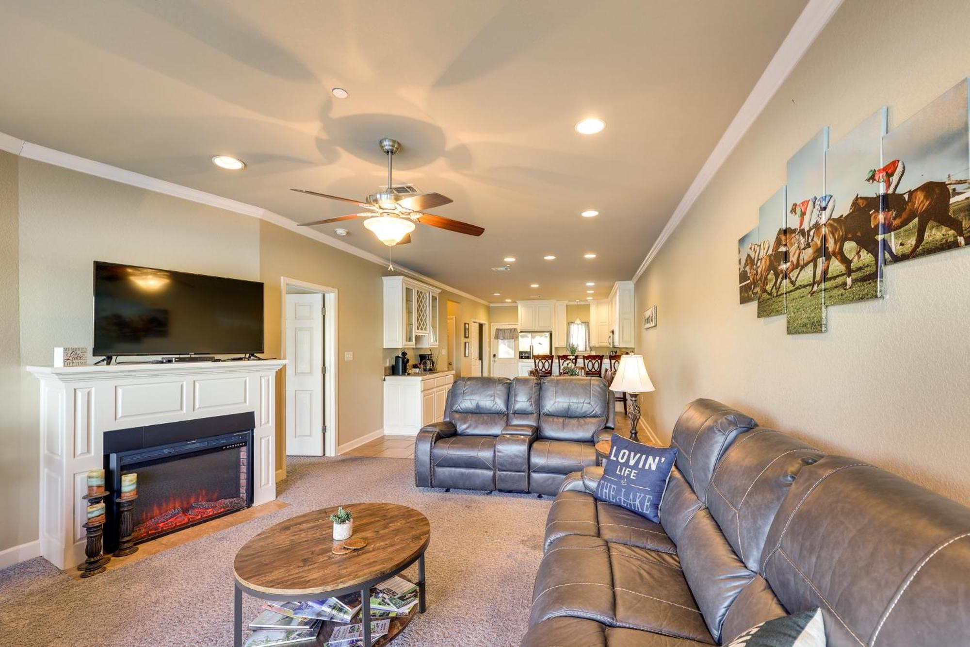 On Hamilton With Pool Access Apartment Hot Springs