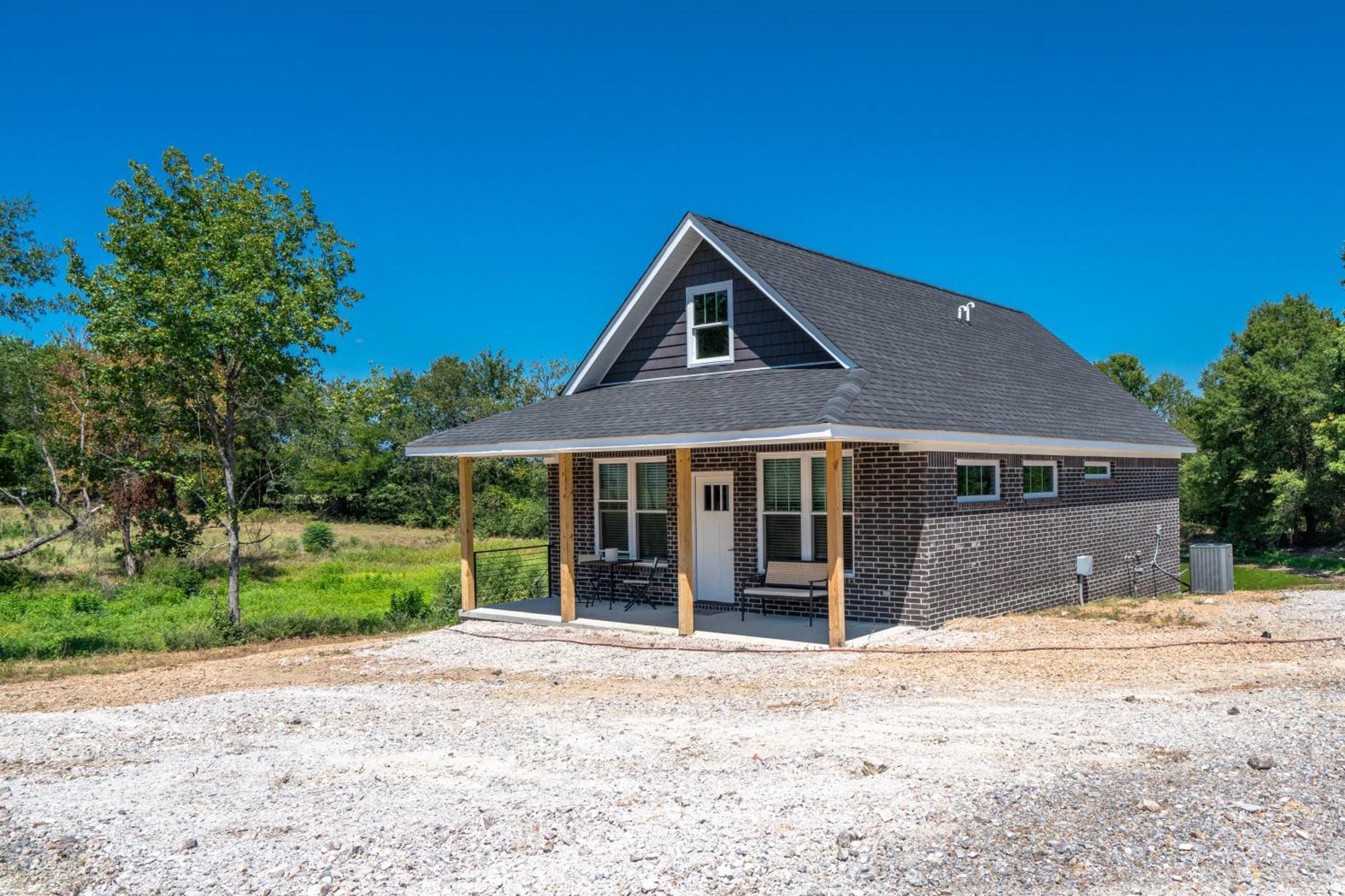 The Betty, On 2 Acres Hot Tub & 2 King Beds Holiday home