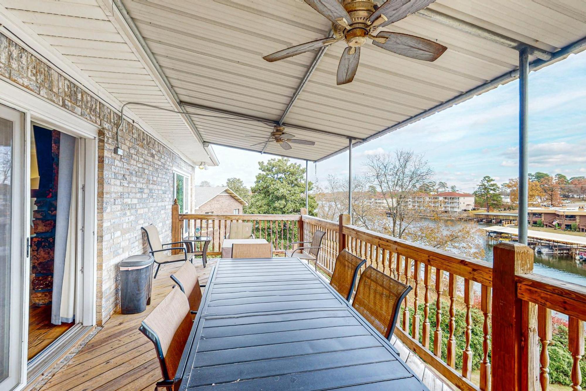 Waterside Retreat On Hamilton *