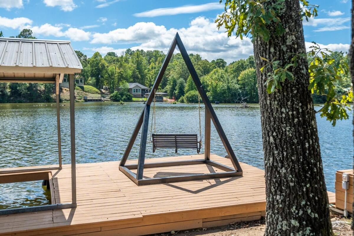Lakefront, Heated Pool, Hot Tub, Game Room! Holiday home Hot Springs