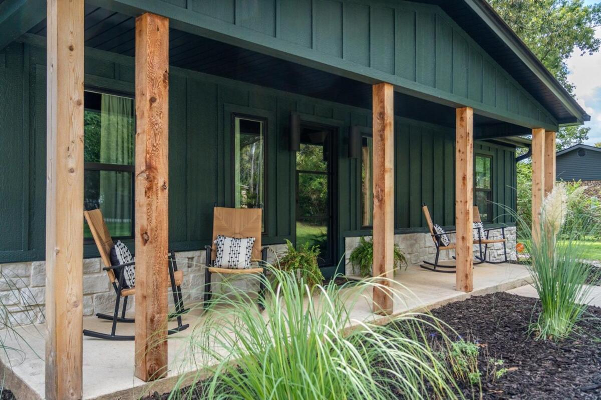 Lakefront, Heated Pool, Hot Tub, Game Room! Hot Springs