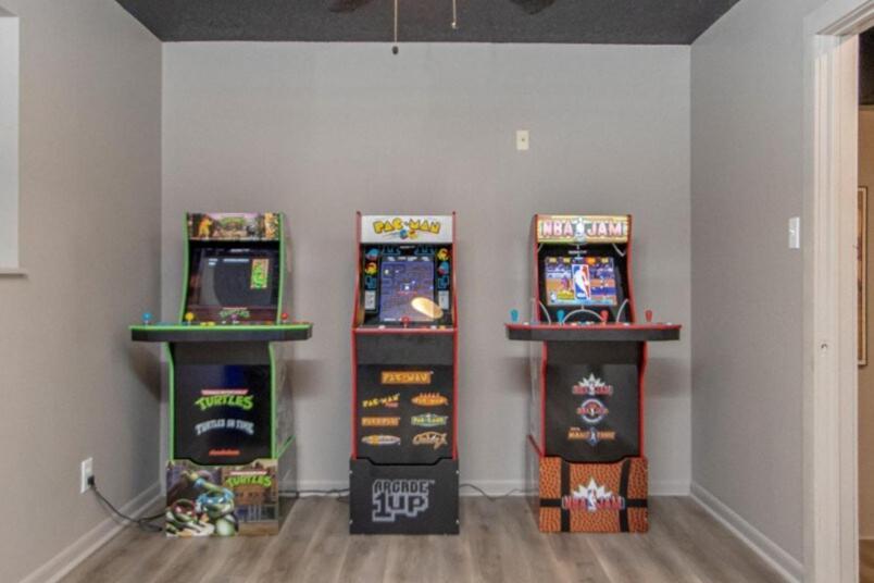 Lakefront, Game Room, Hot Tub, Fire Pit