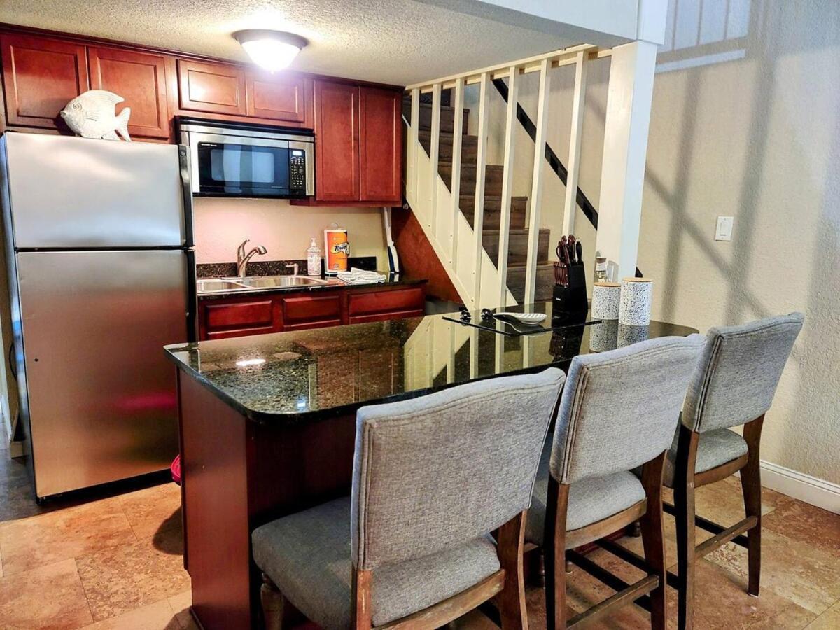 Apartment Escape To Clearwater!