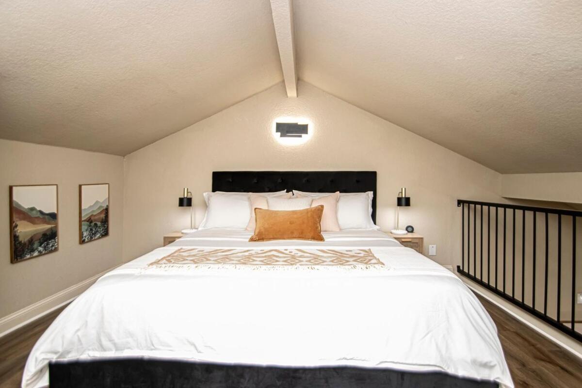Apartment Cute And Cozy! Great For A Couple Or Small Family *