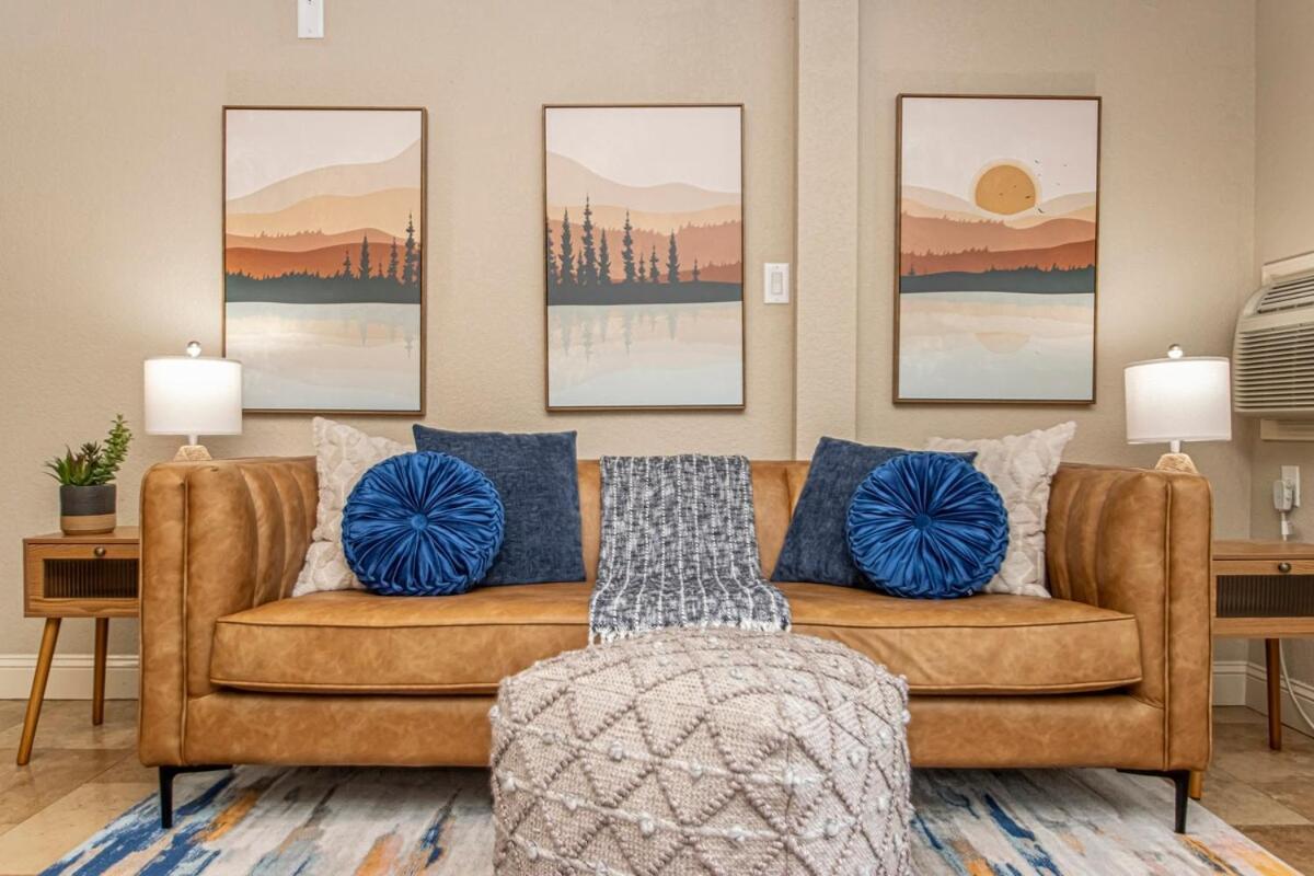 Cute And Cozy! Great For A Couple Or Small Family Apartment *
