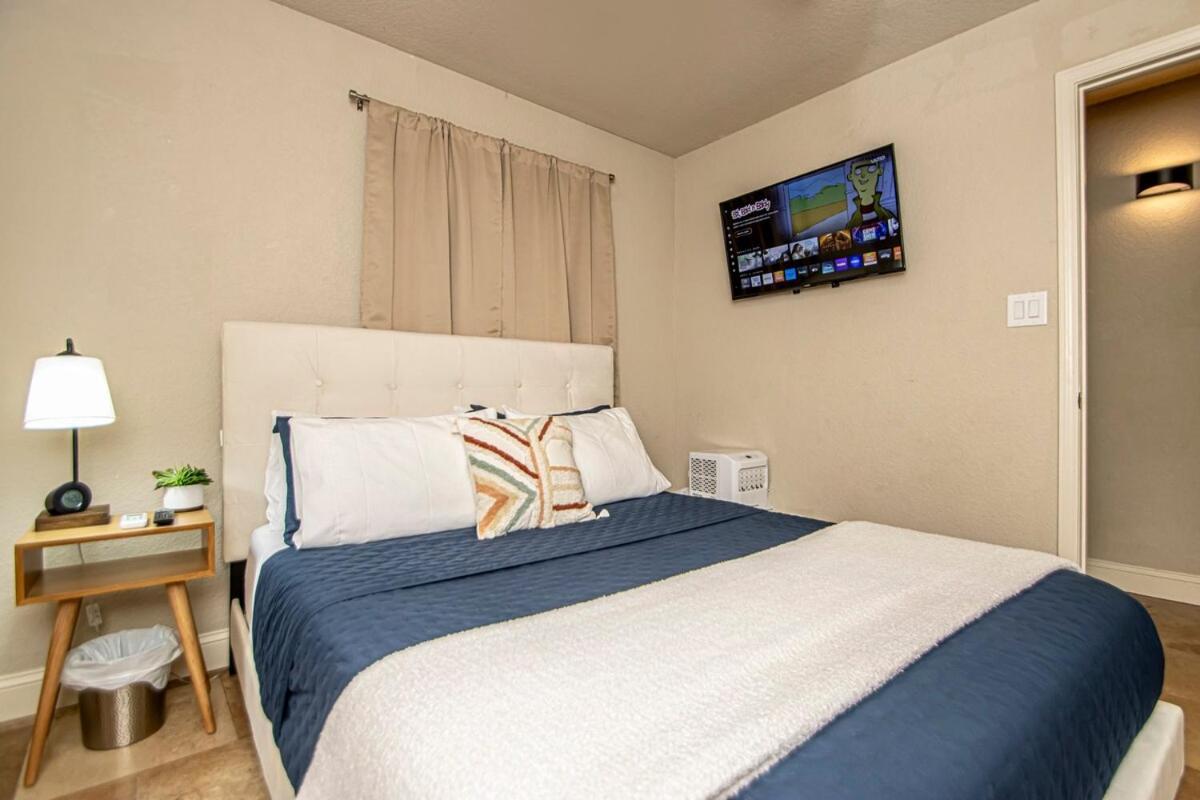 Cute And Cozy! Great For A Couple Or Small Family