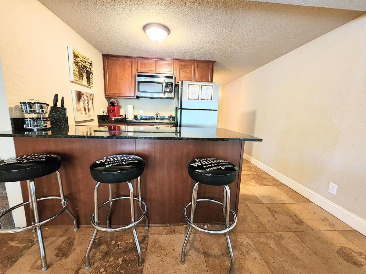 Apartment Capone's Clearwater Escape! *
