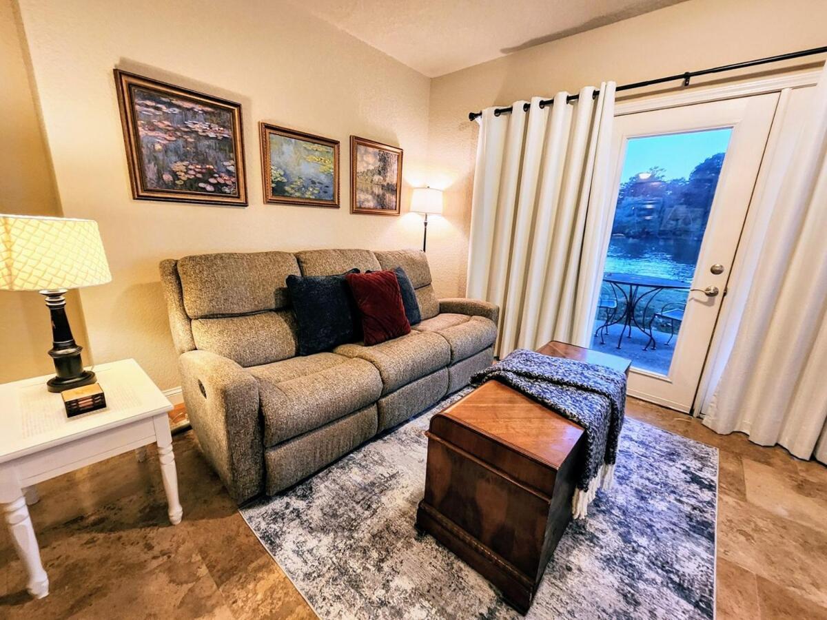 Discover Dragon Fly Apartment Hot Springs