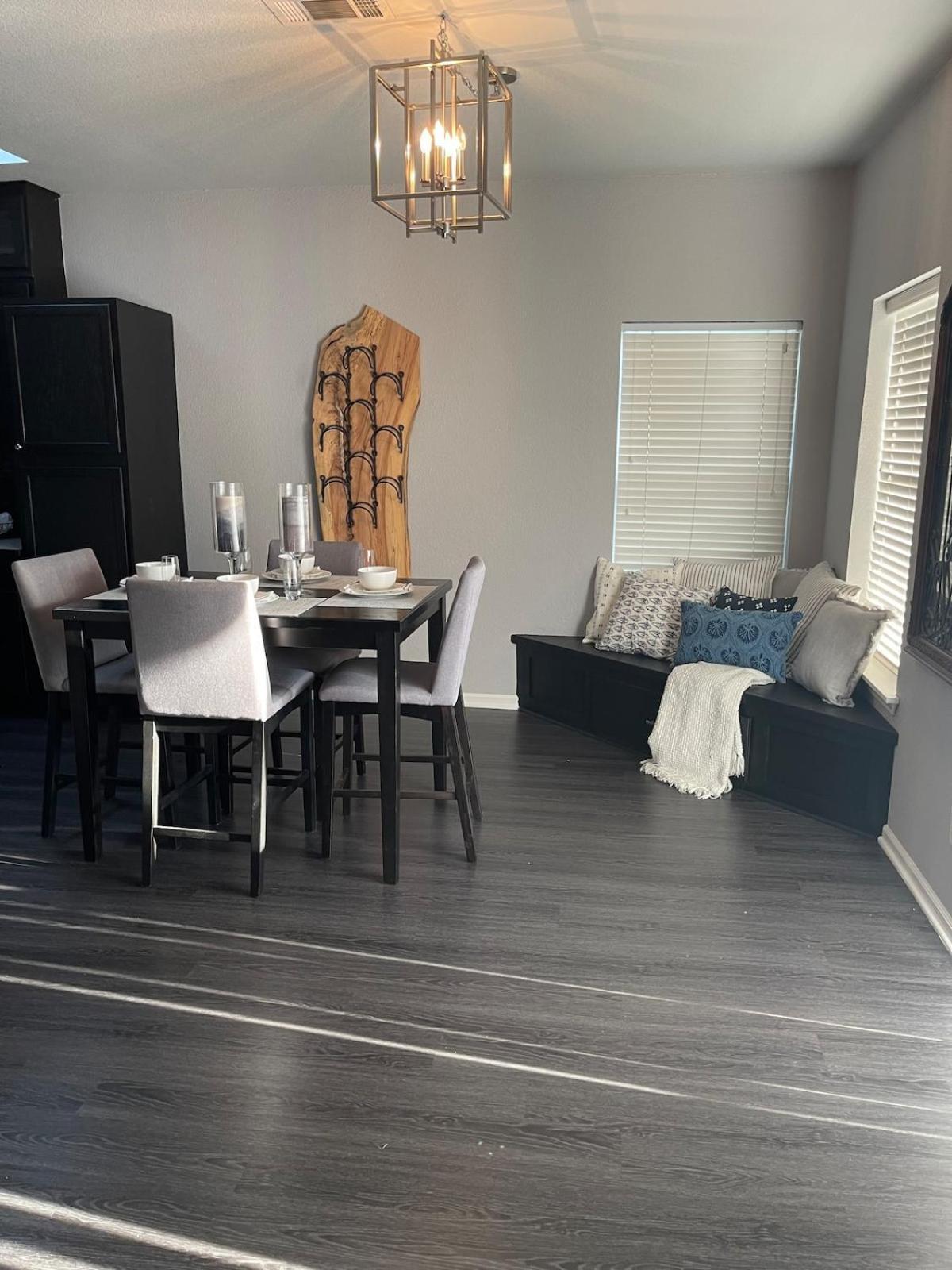 Brooklynn's Bay, Elegant Lakefront Retreat * Hot Springs