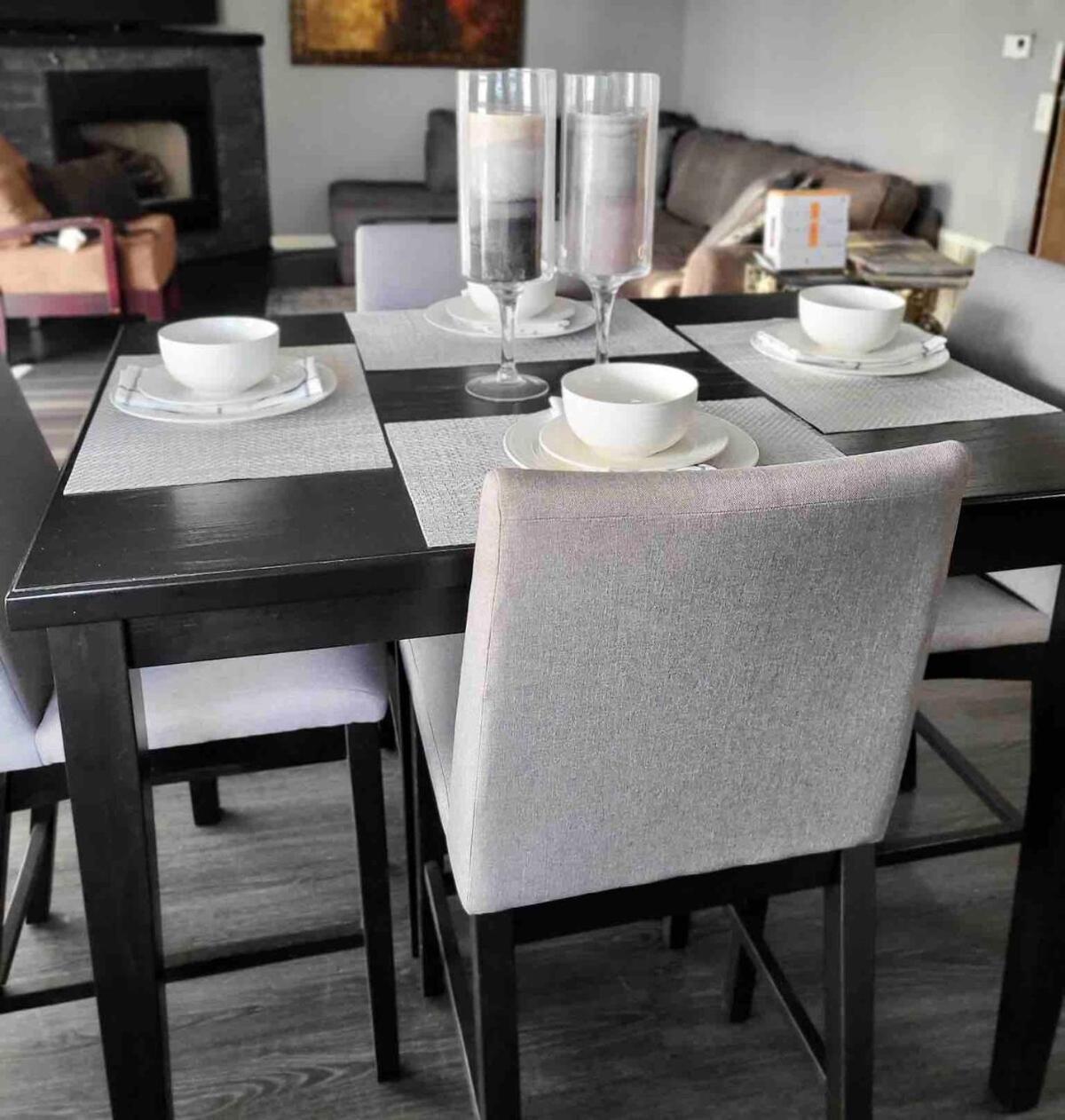 Brooklynn's Bay, Elegant Lakefront Retreat *