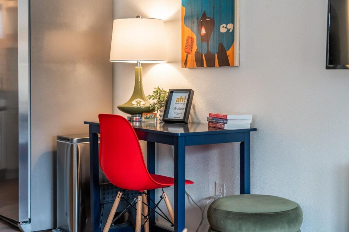Pet Friendly Downtown Studio! Hot Springs