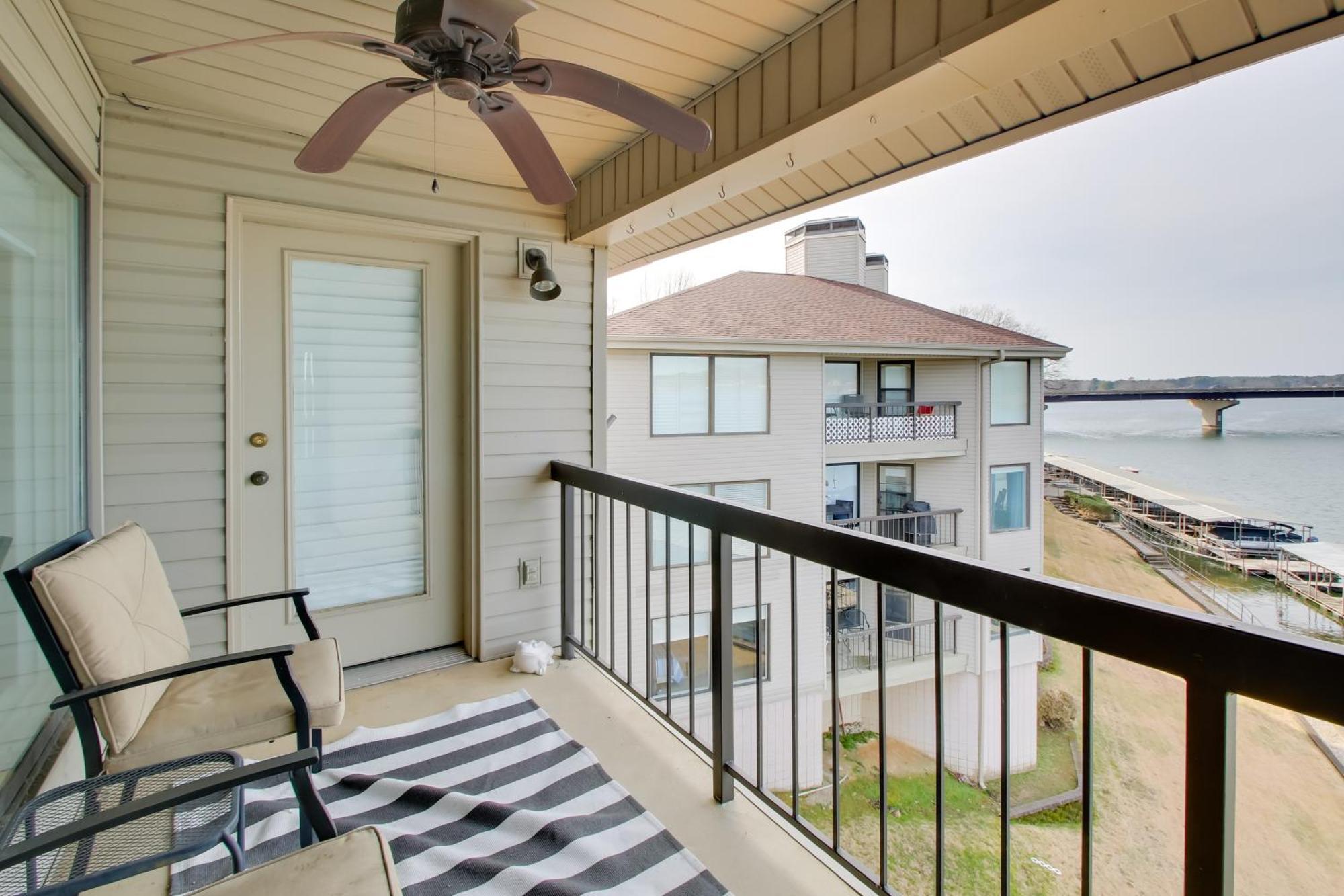 Apartment Million-dollar Views On Hamilton!