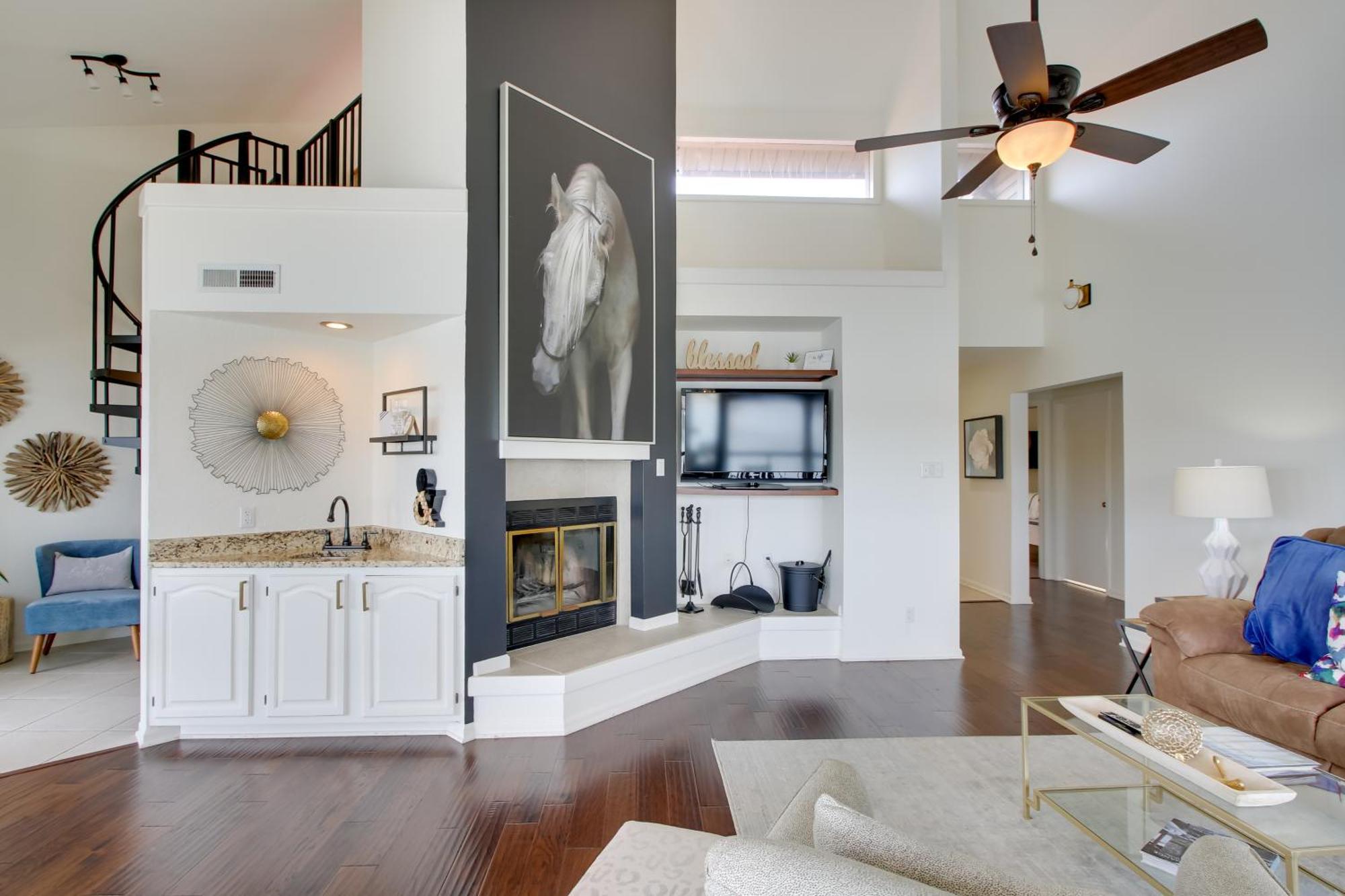 Apartment Million-dollar Views On Hamilton! Hot Springs