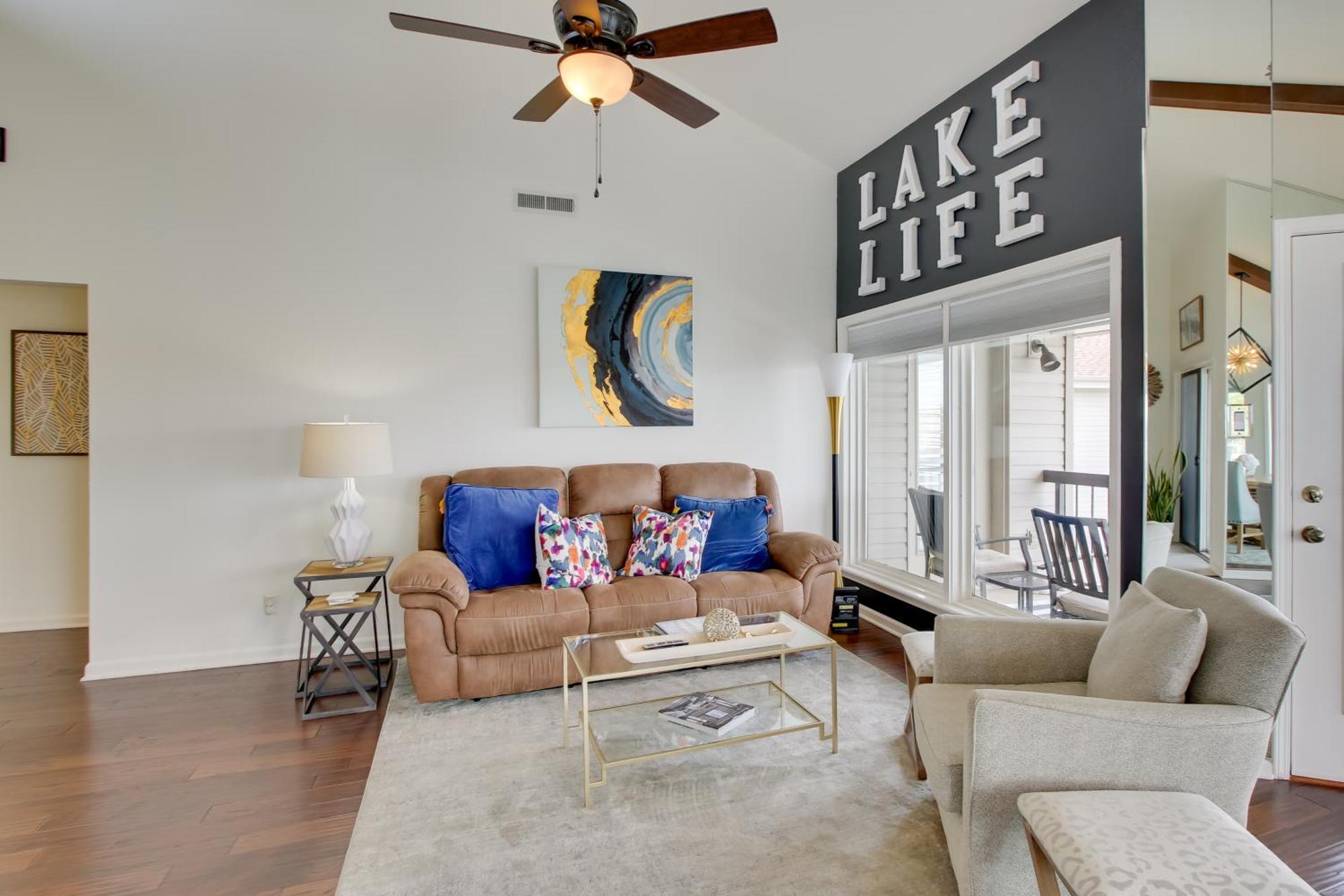 Apartment Million-dollar Views On Hamilton! *