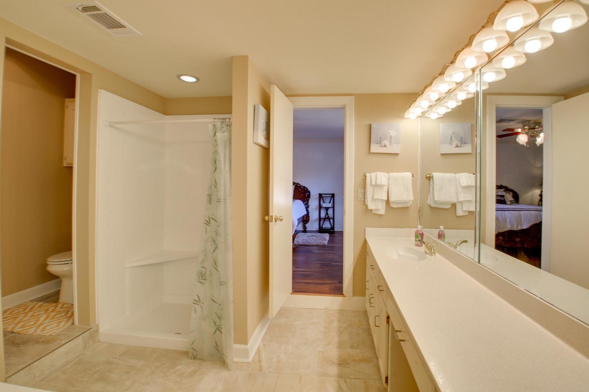 Holiday home With Pool - Half Mile To Oaklawn! Hot Springs