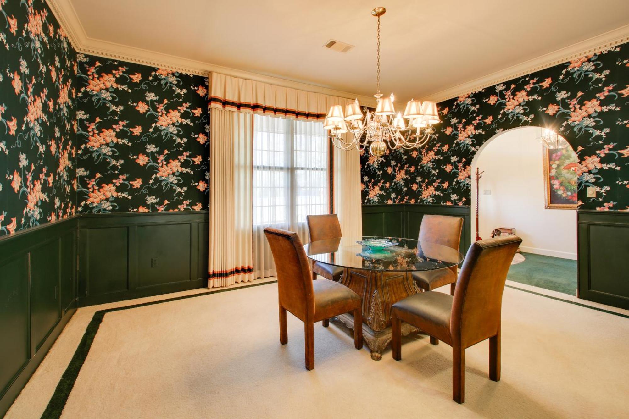 Holiday home With Pool - Half Mile To Oaklawn! *