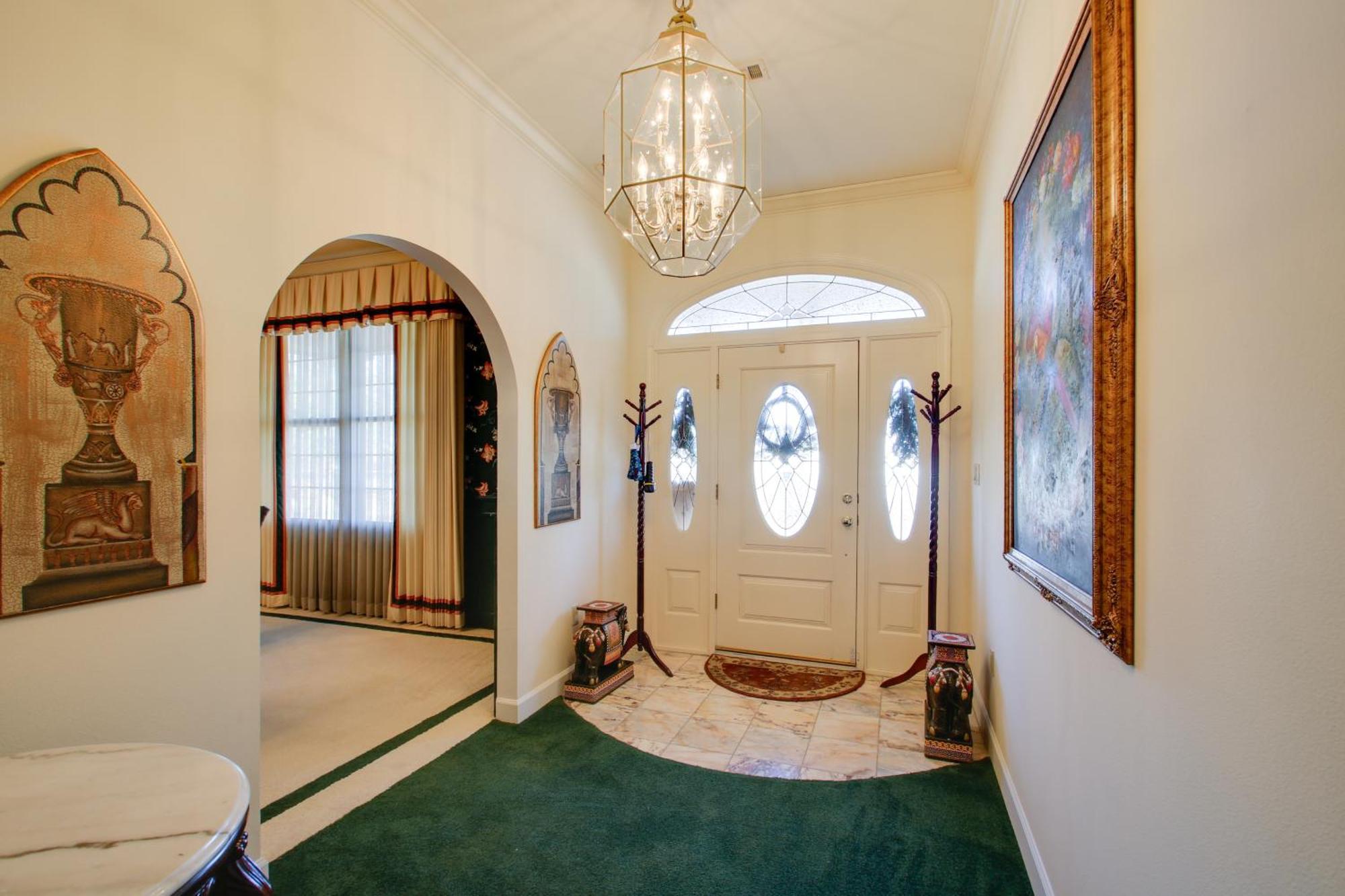 Holiday home With Pool - Half Mile To Oaklawn! *