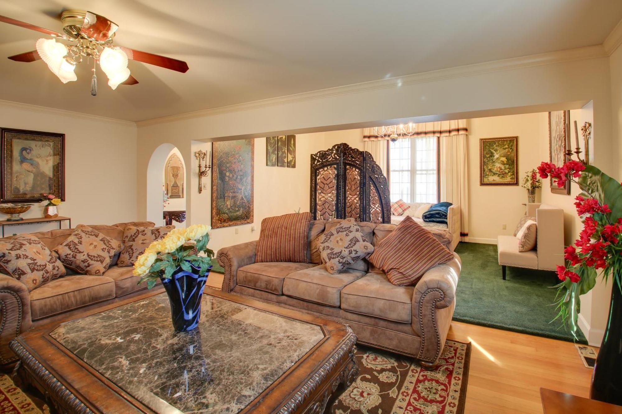 Holiday home With Pool - Half Mile To Oaklawn!