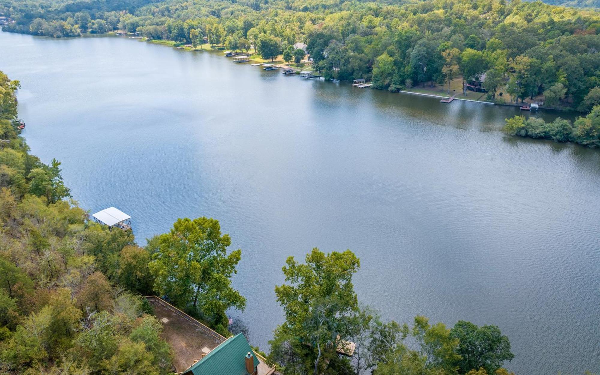 Lakefront Retreat *