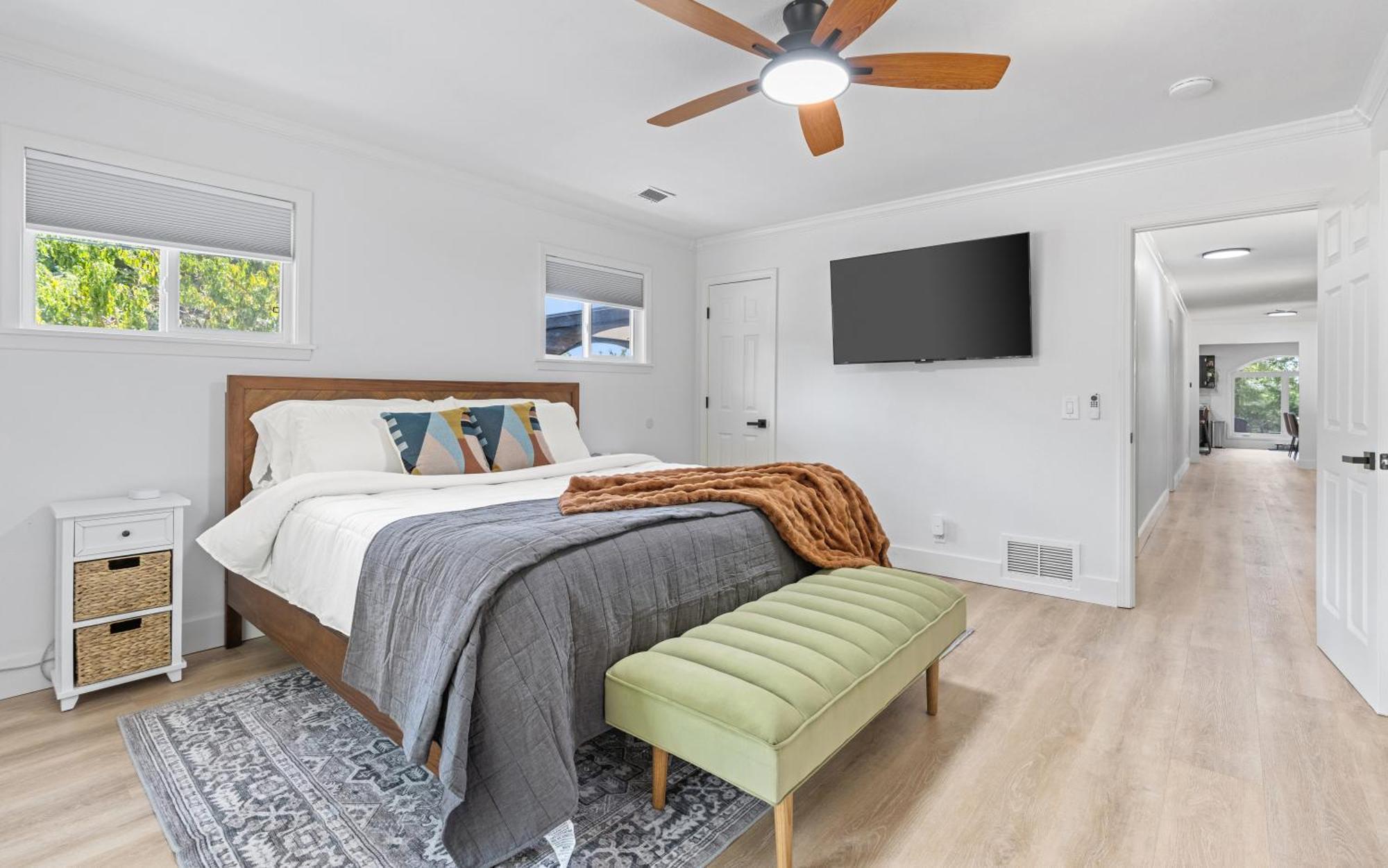 Lakefront Retreat