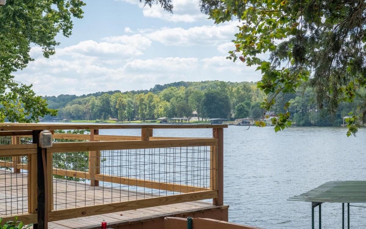 Cozy Lakeside *