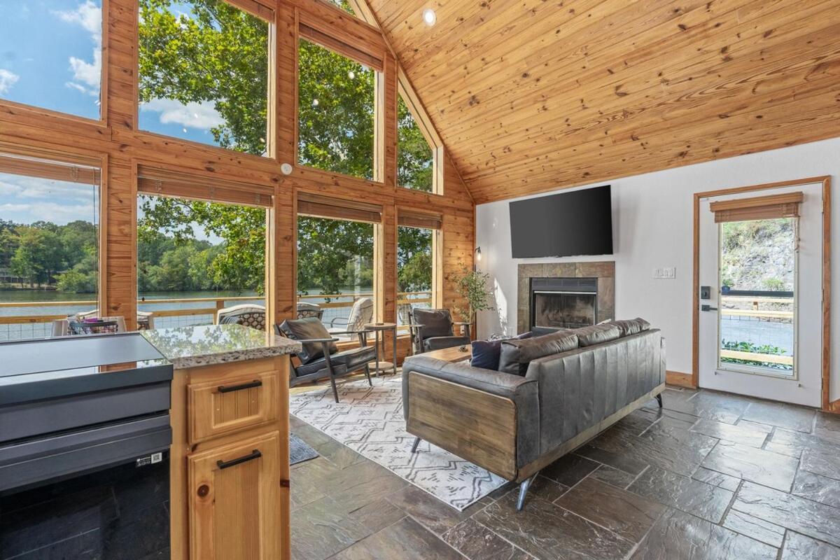 Holiday home Cozy Lakeside Hot Springs