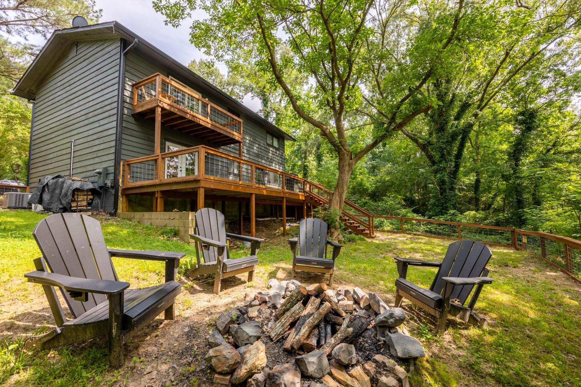 Holiday home Catherine House - Fire-pit, Games, Swim Dock! Hot Springs