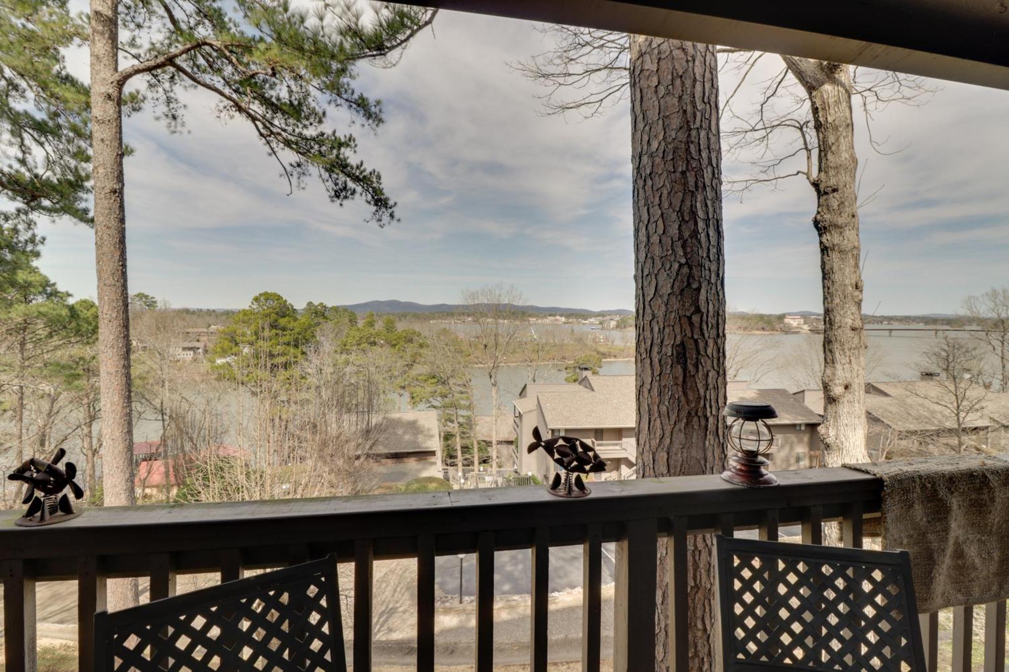With Access And Community Pool Apartment Hot Springs