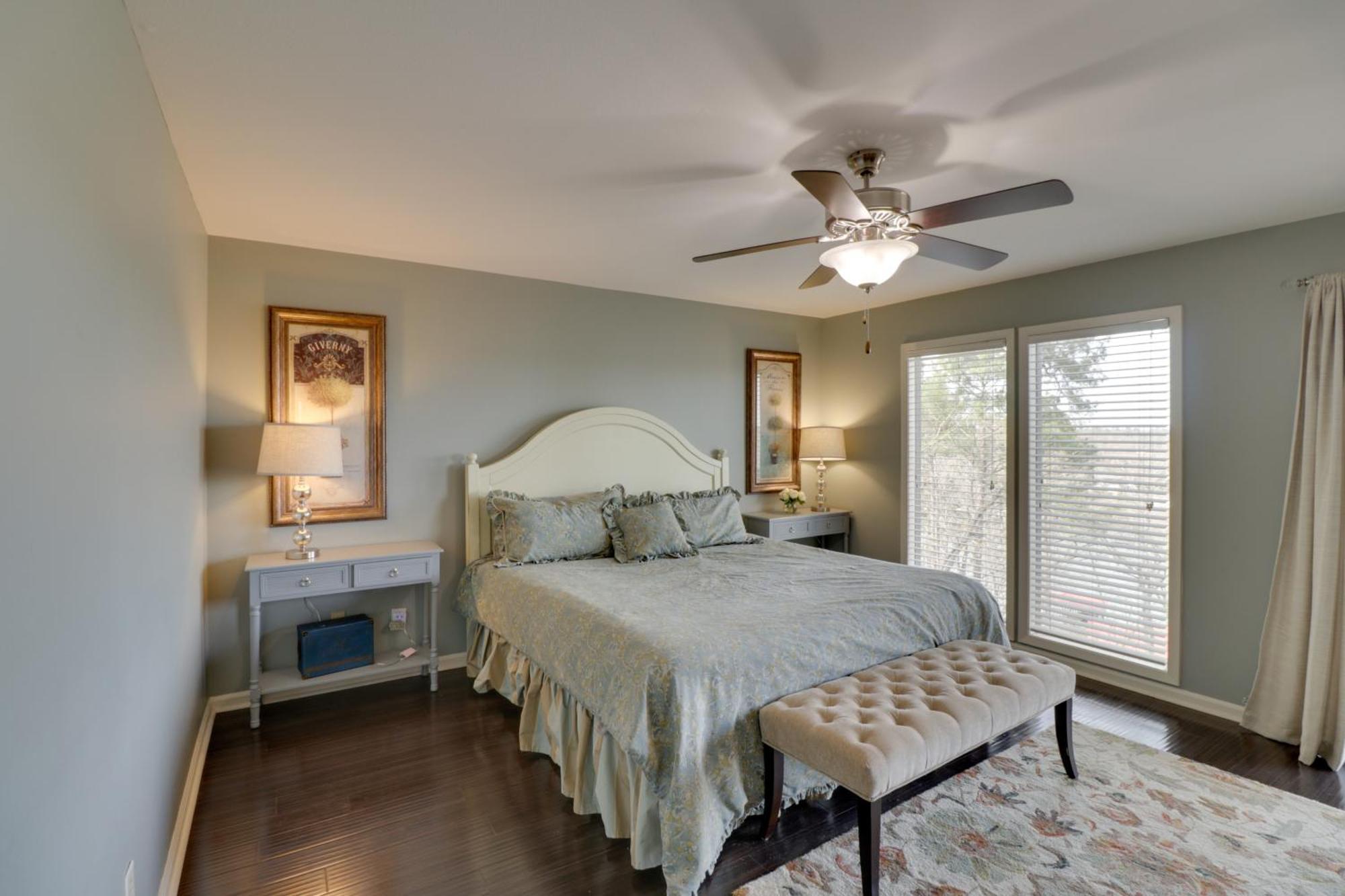 Apartment With Access And Community Pool *