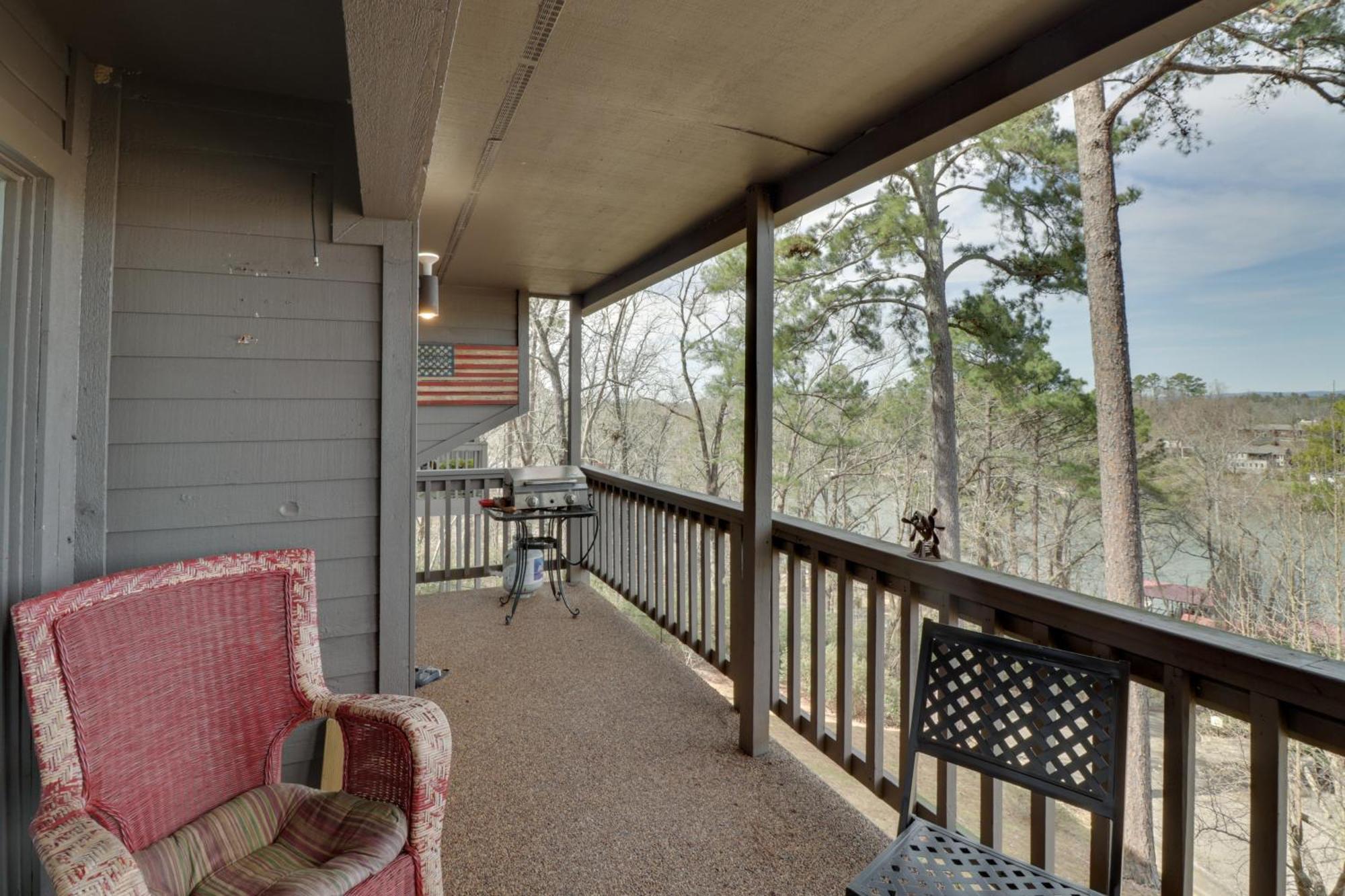 With Access And Community Pool Apartment