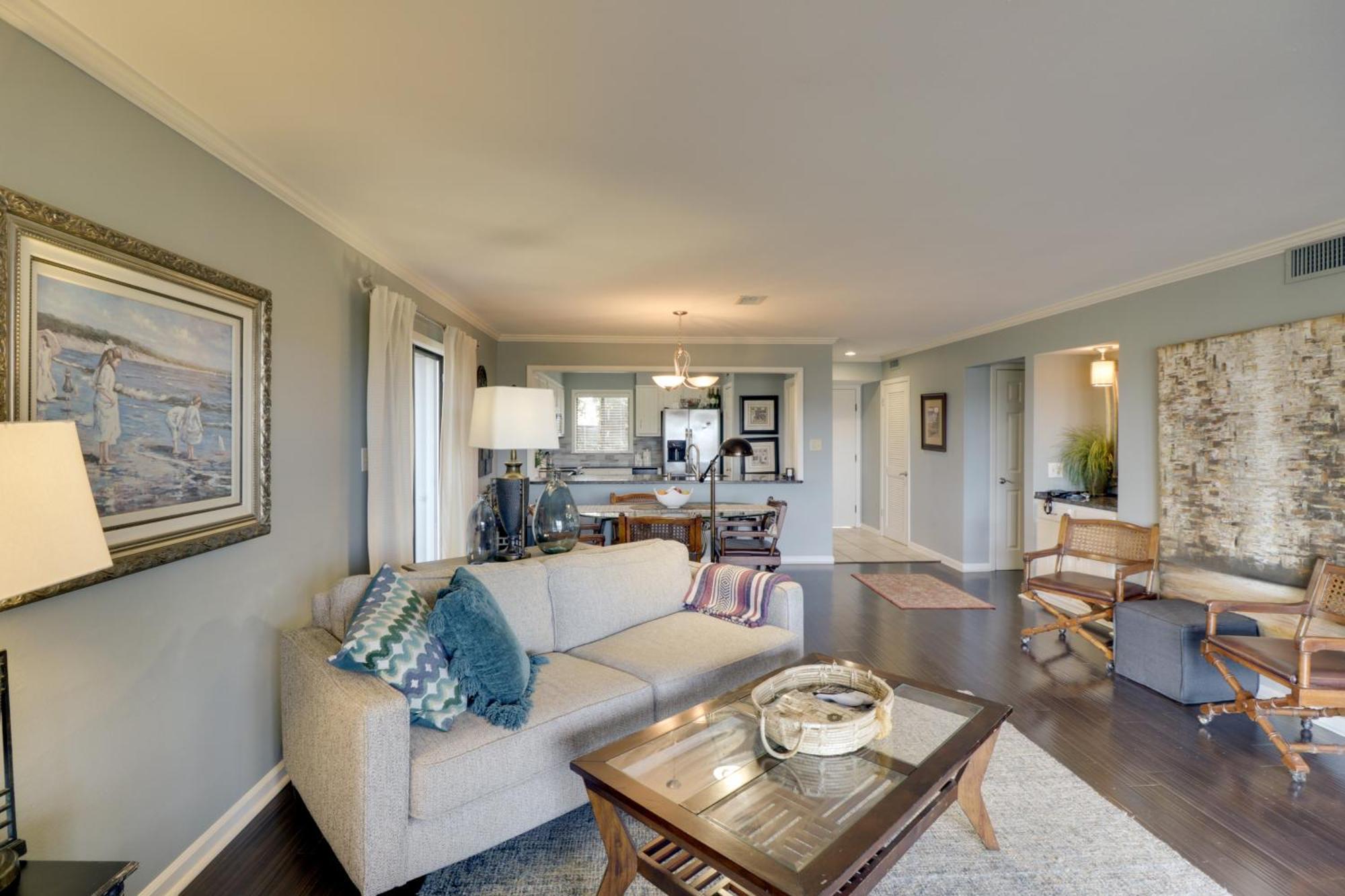 Apartment With Access And Community Pool Hot Springs