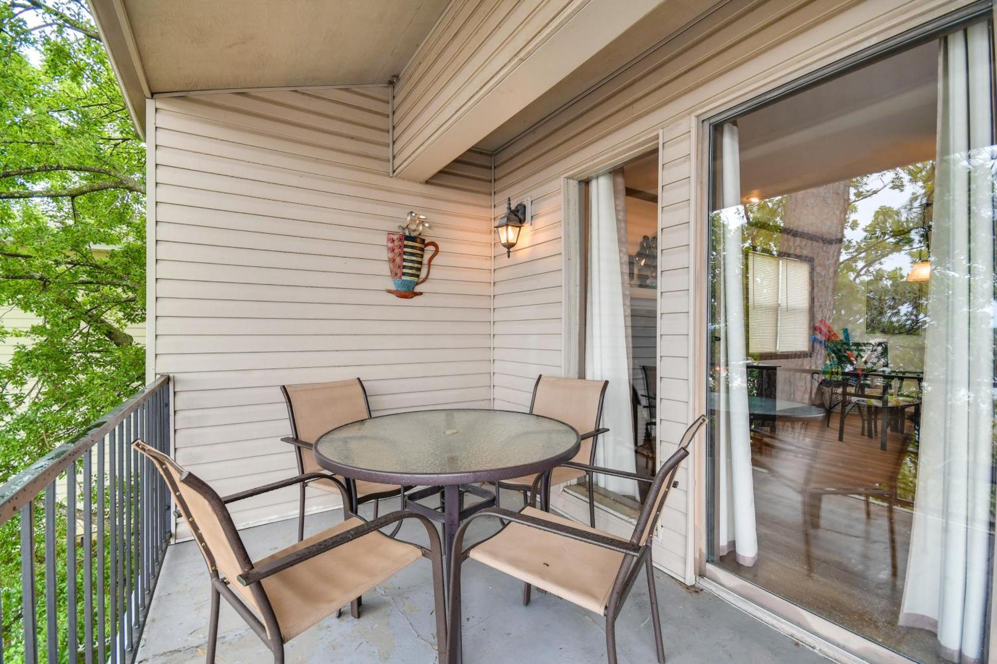 With Pool And Lake Access! Apartment Hot Springs