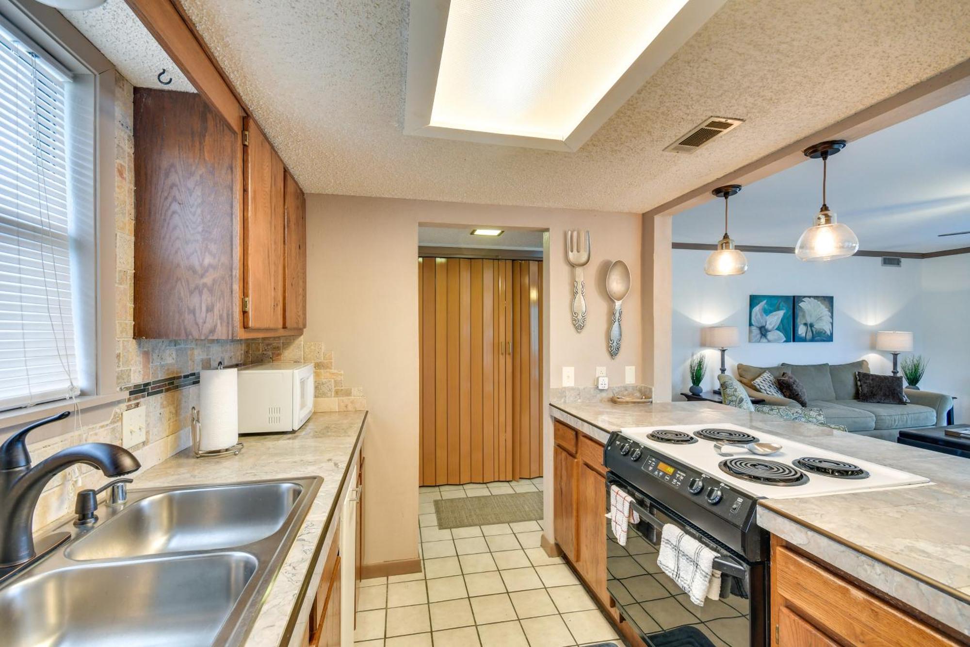 Apartment With Pool And Lake Access! Hot Springs