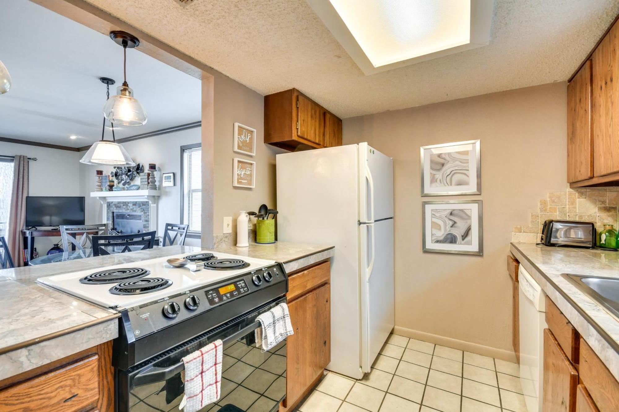 Apartment With Pool And Lake Access! Hot Springs