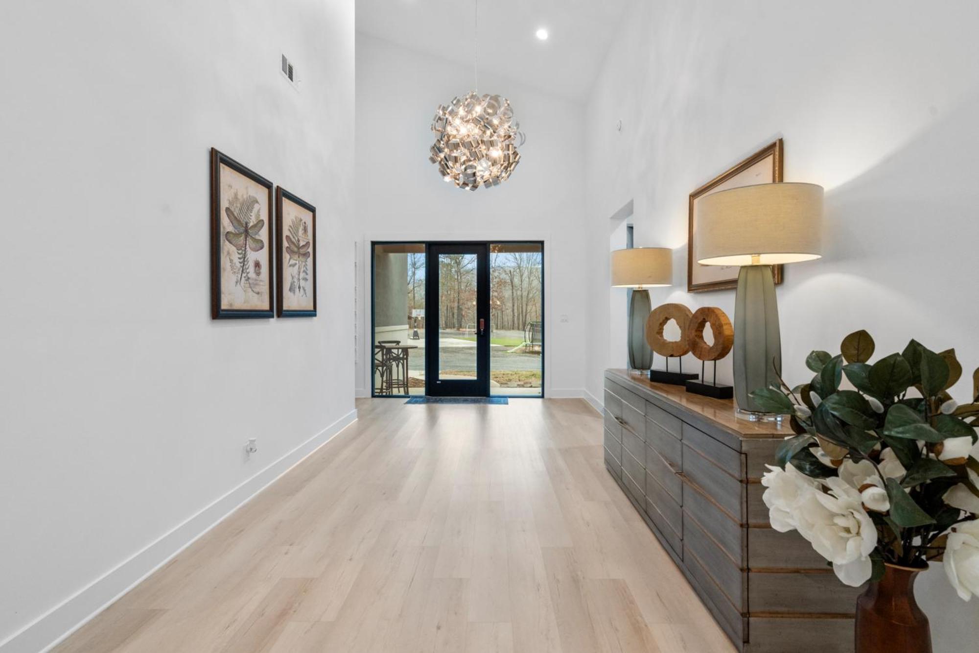 Modern Retreat 10 Min-oaklawn Bbq Grill Pavillion Kids Playground