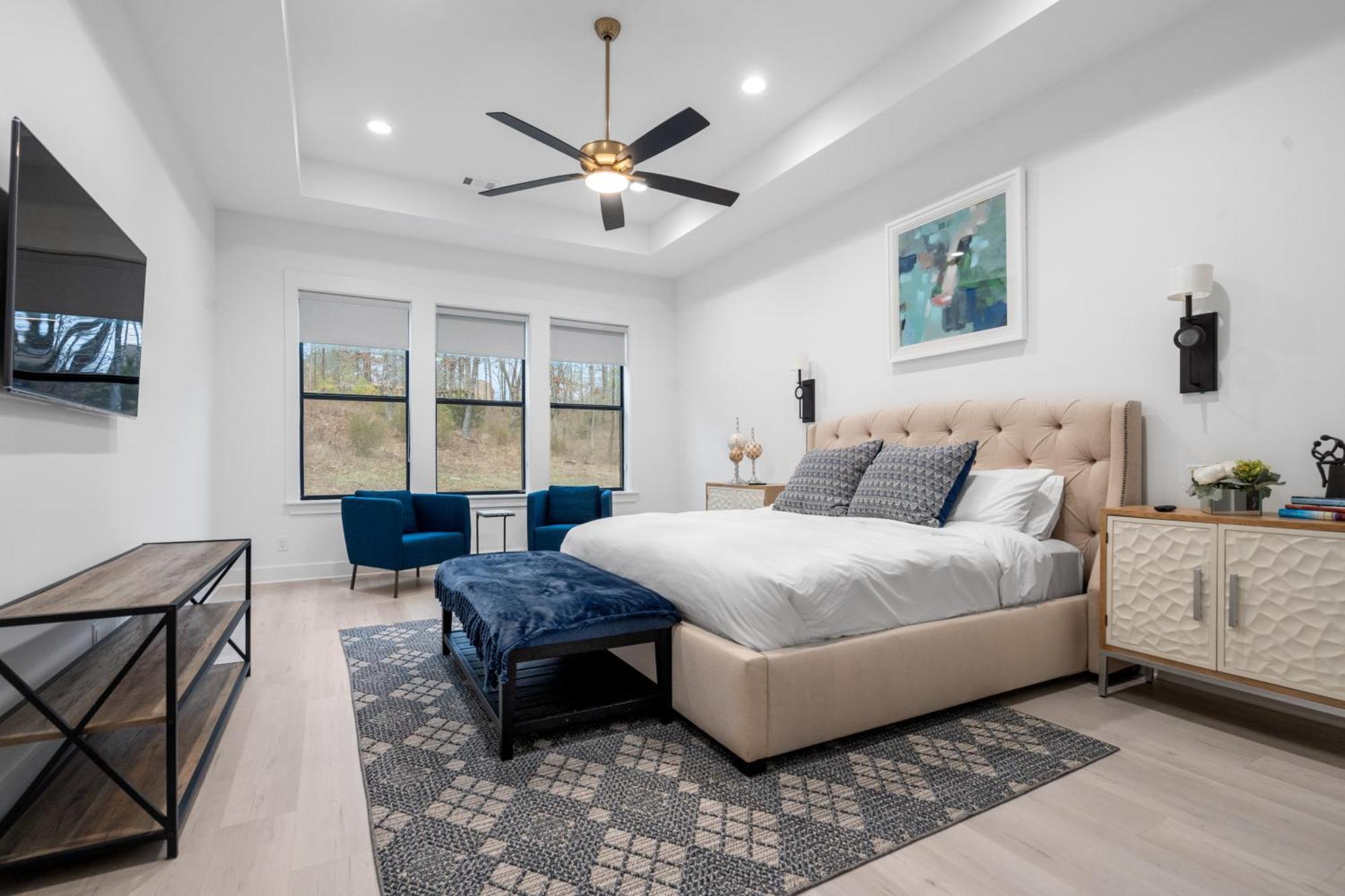 Modern Retreat 10 Min-oaklawn Bbq Grill Pavillion Kids Playground