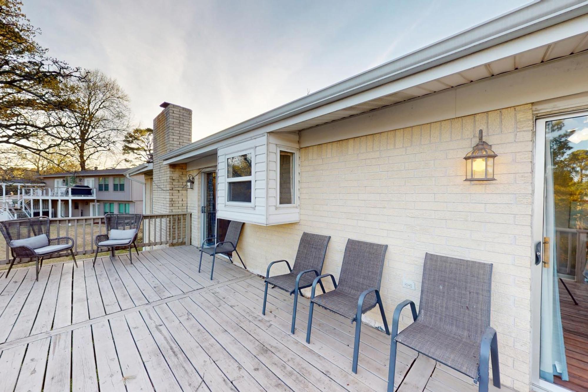 Lakeview Escape At Phadral Hot Springs