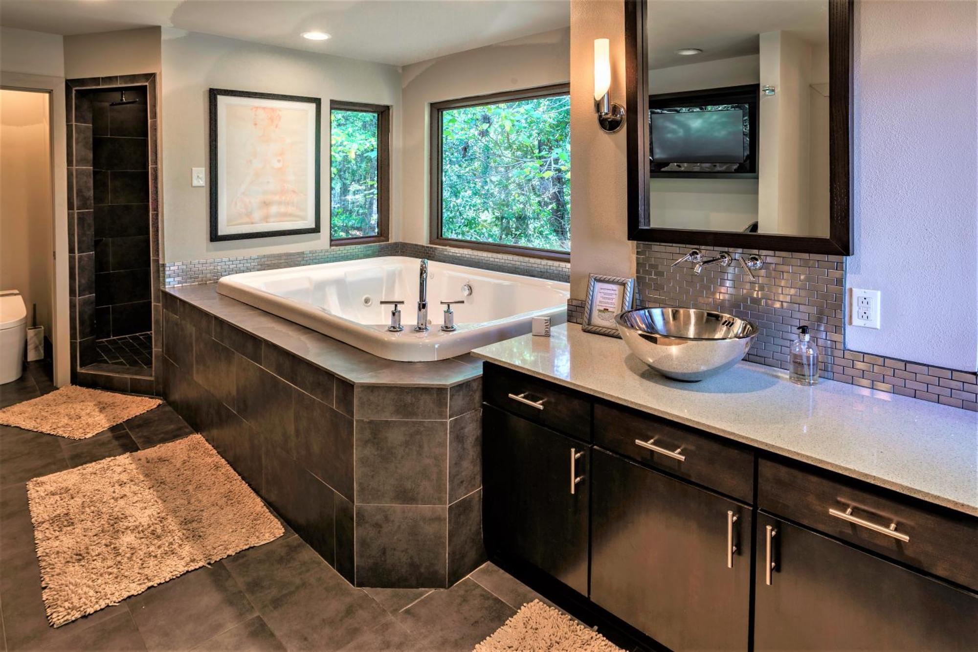 Holiday home Your Lakefront Luxury
