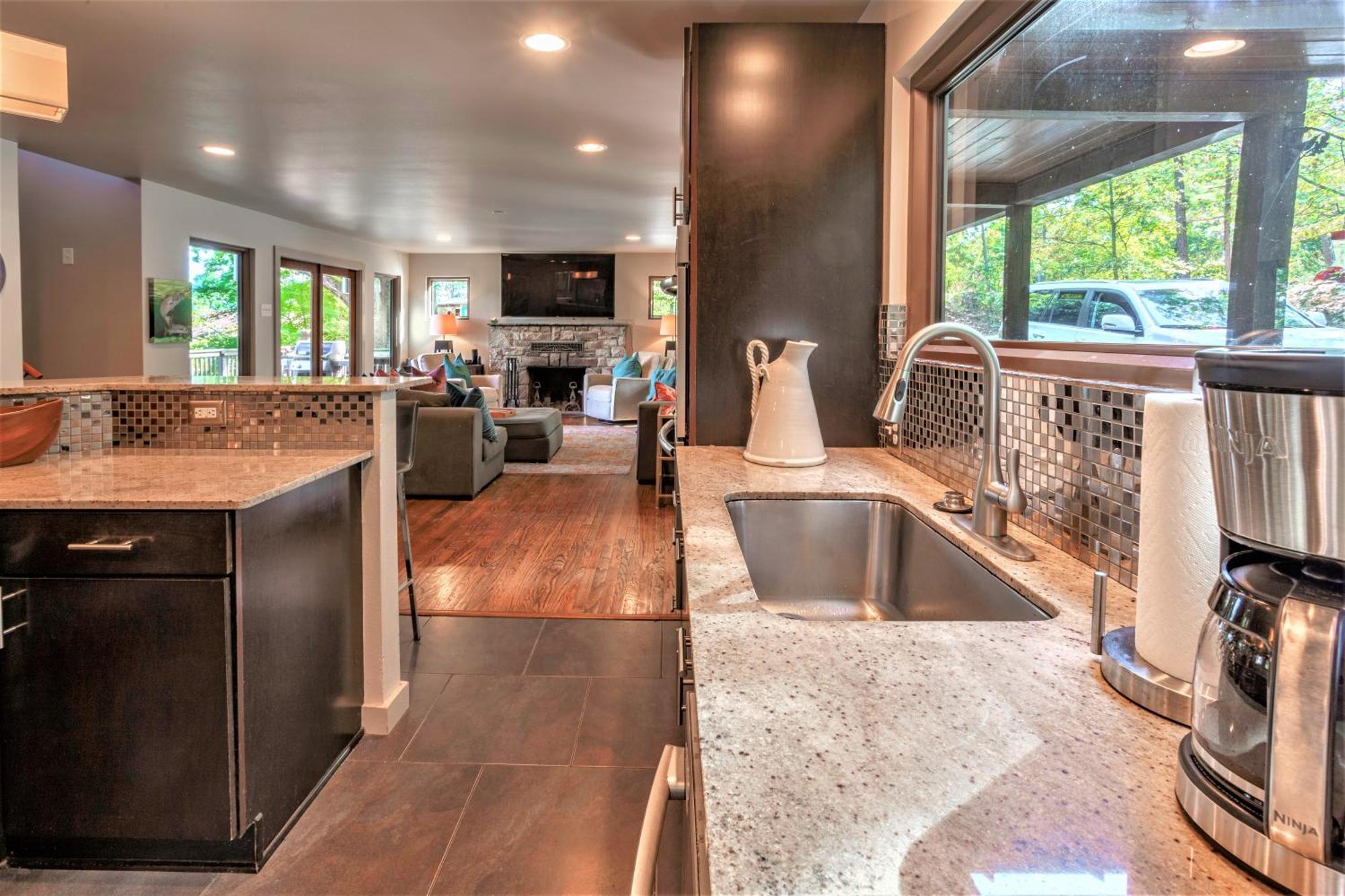 Your Lakefront Luxury Holiday home Hot Springs