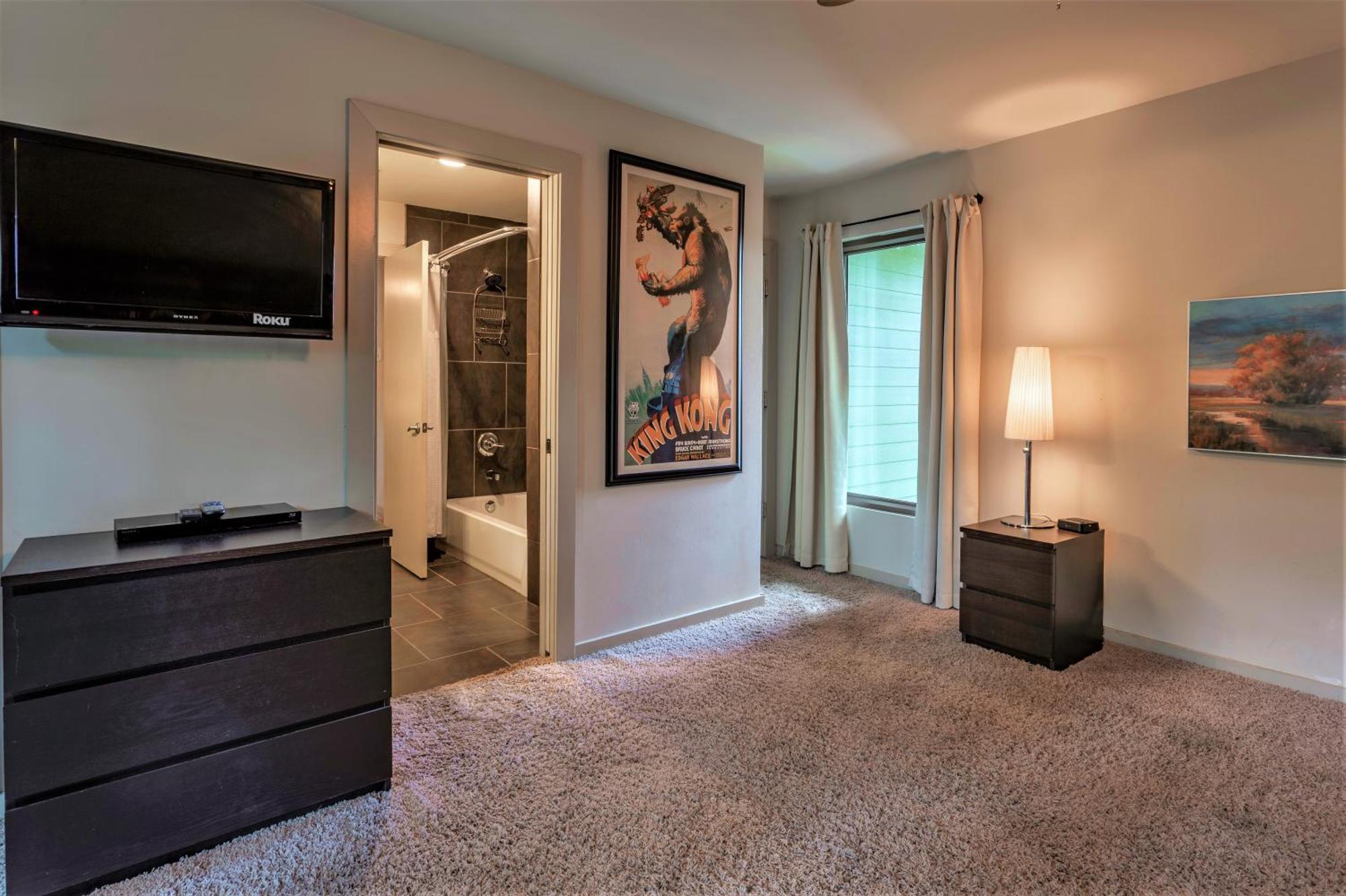 Your Lakefront Luxury Holiday home *