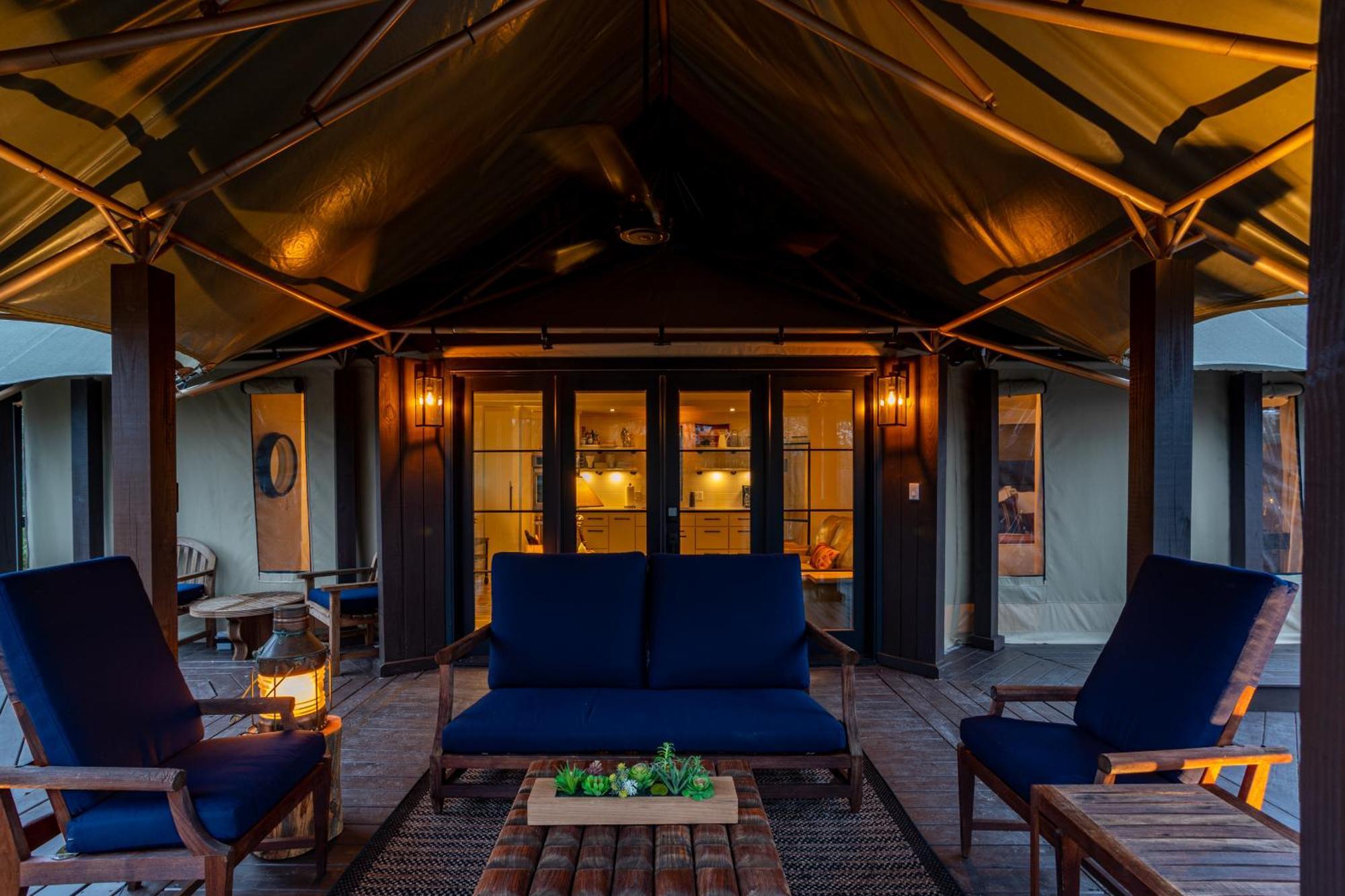 Luxury tent The Nest Of Hot Springs, A Luxury African Tent Retreat Hot Springs
