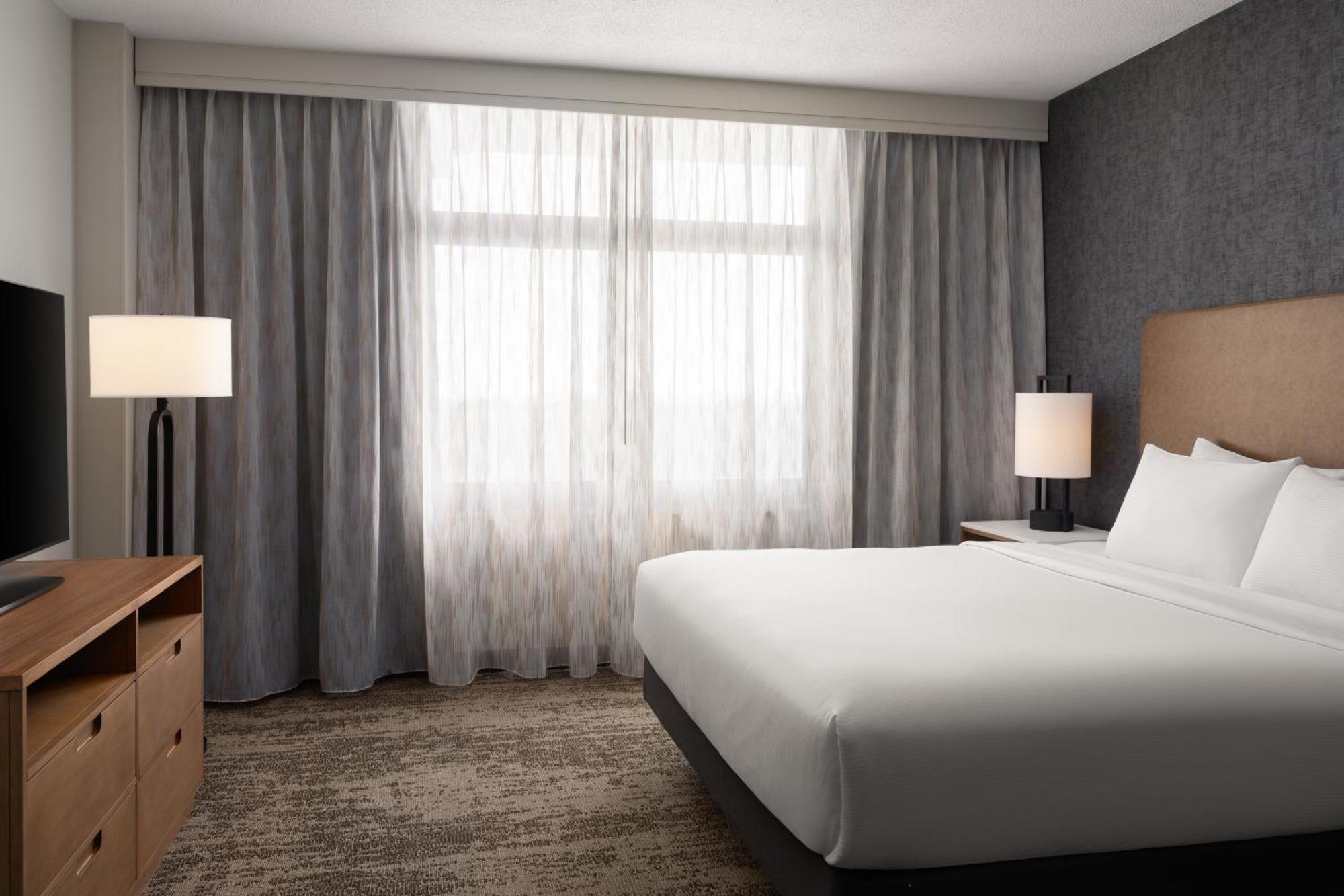 Embassy By Hilton At Convention Center Hotel 4*