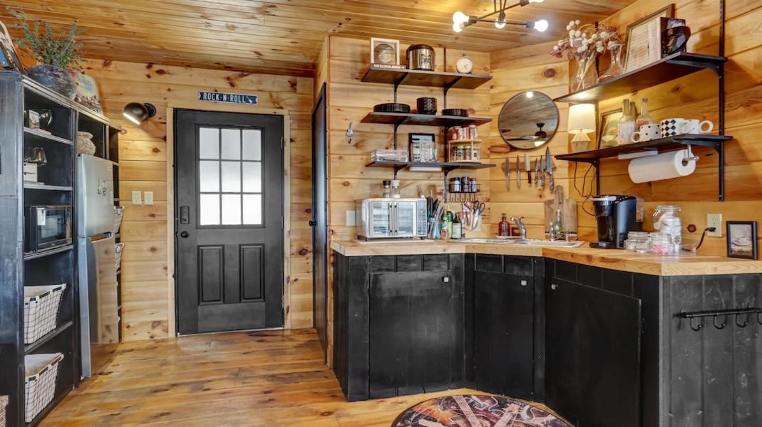 Rock N Roll Haus Holiday home Hot Springs