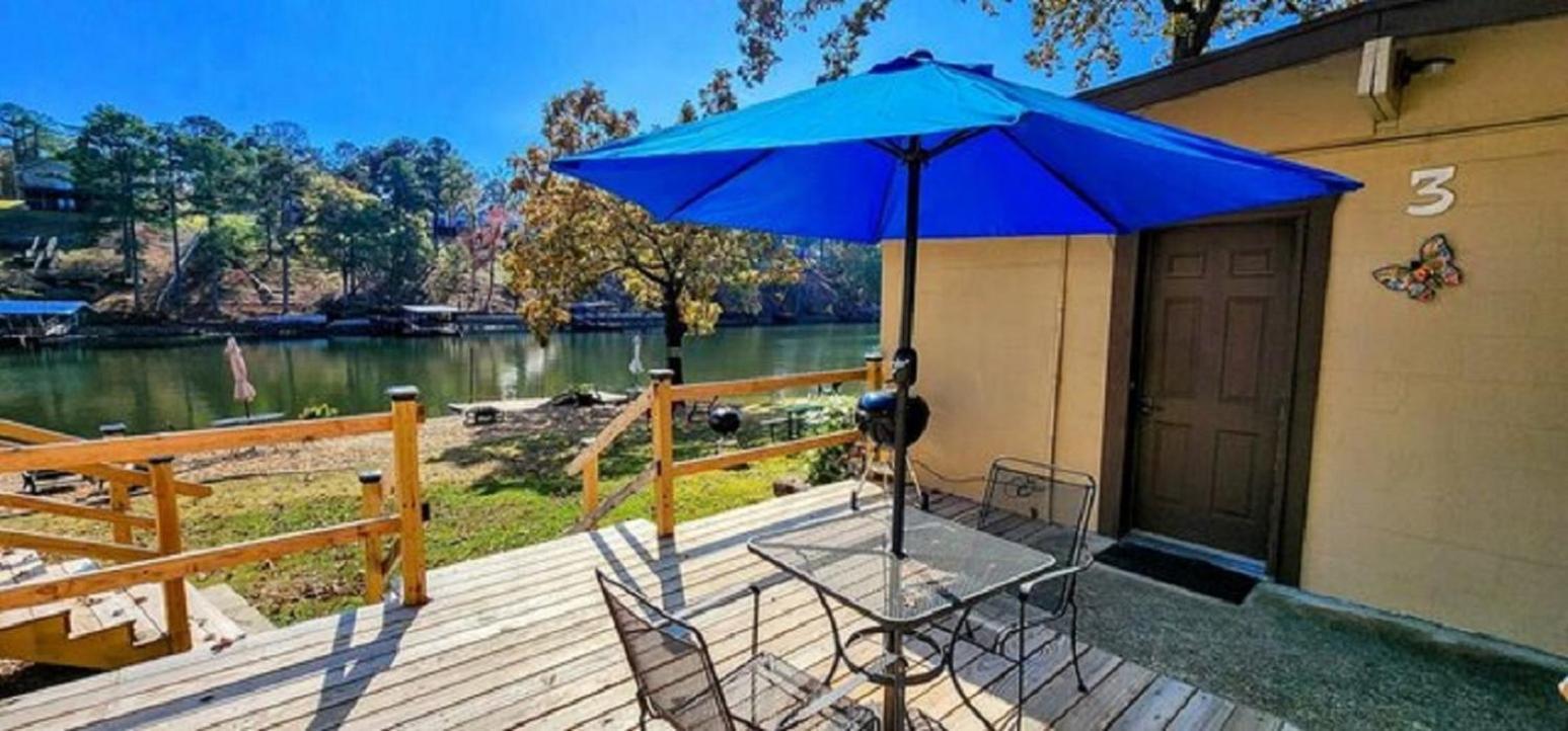 Holiday home #03 - Fantastic Lakeside Cottage- Pet Friendly