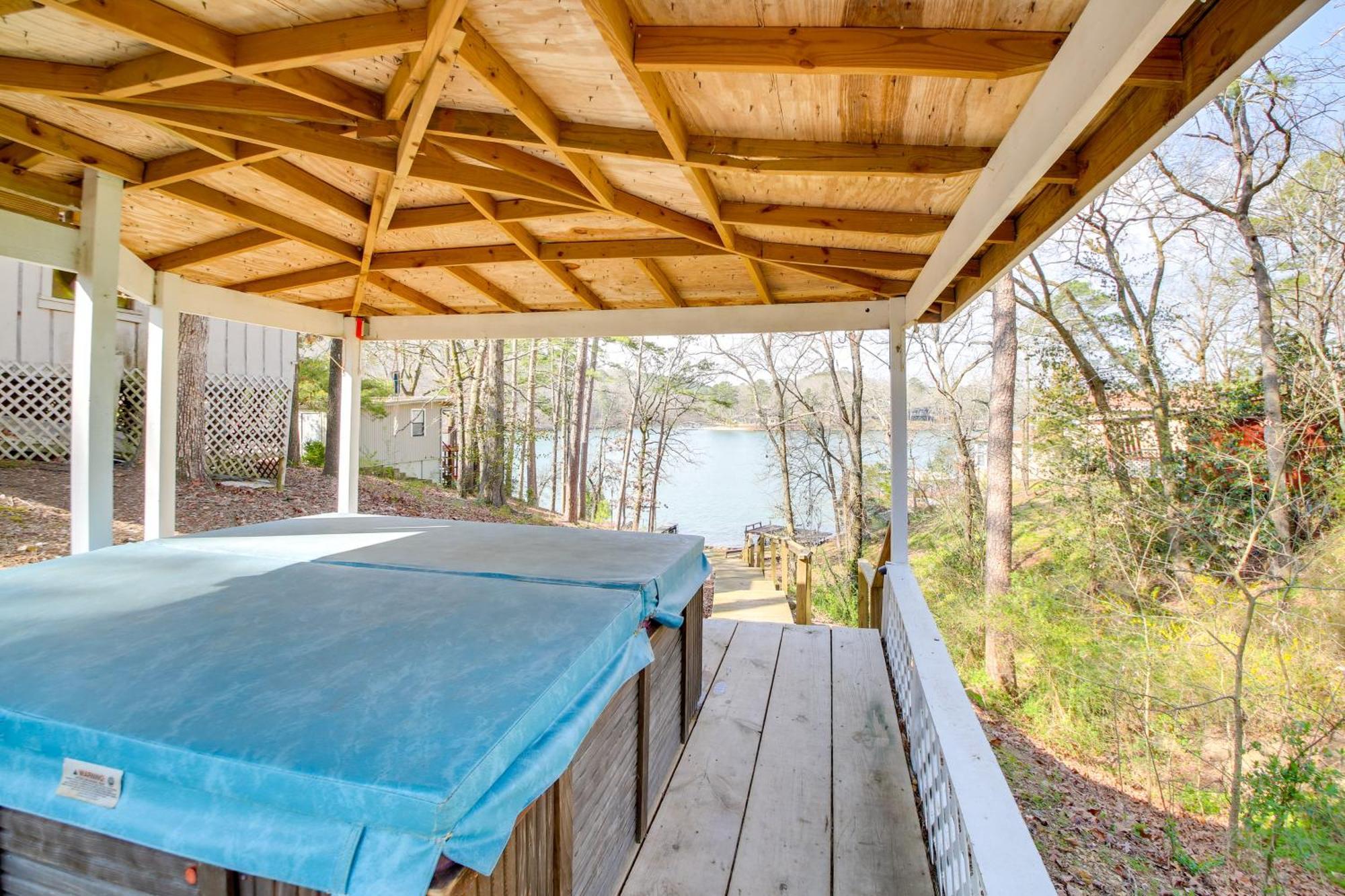 Holiday home Hamilton Family Gem Hot Tub And Boat Slip!