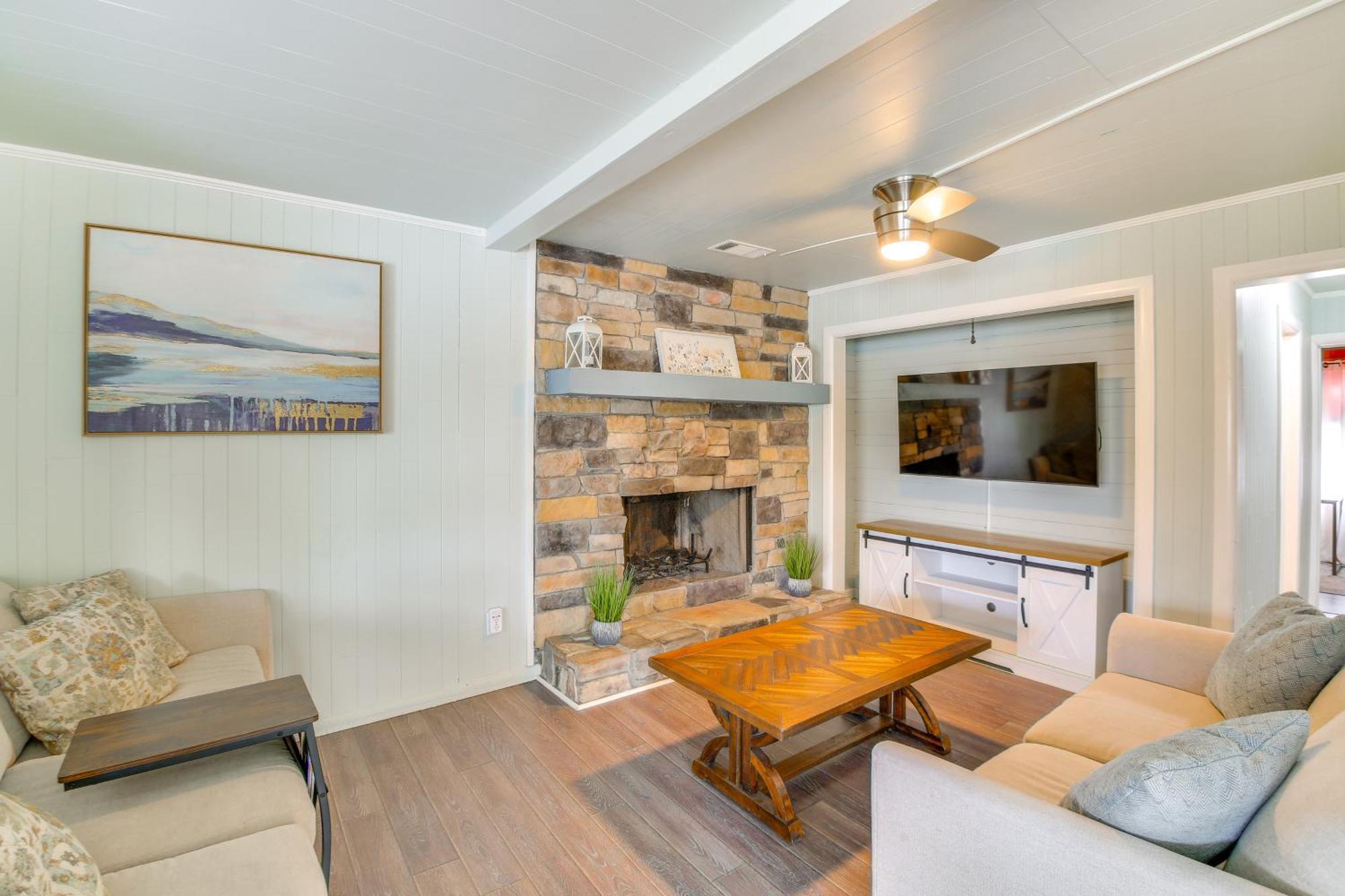 Hamilton Family Gem Hot Tub And Boat Slip! Holiday home Hot Springs