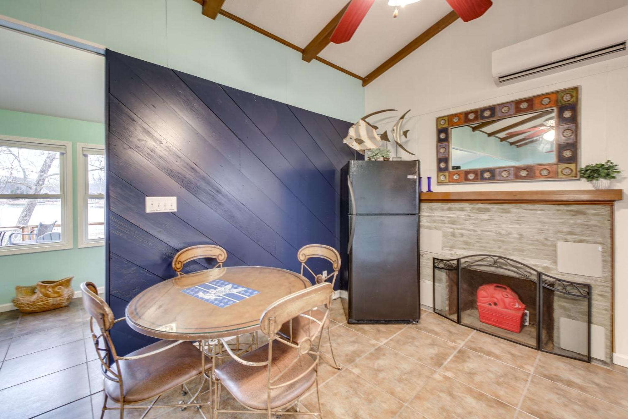 Holiday home Tranquil With And Dock Access!