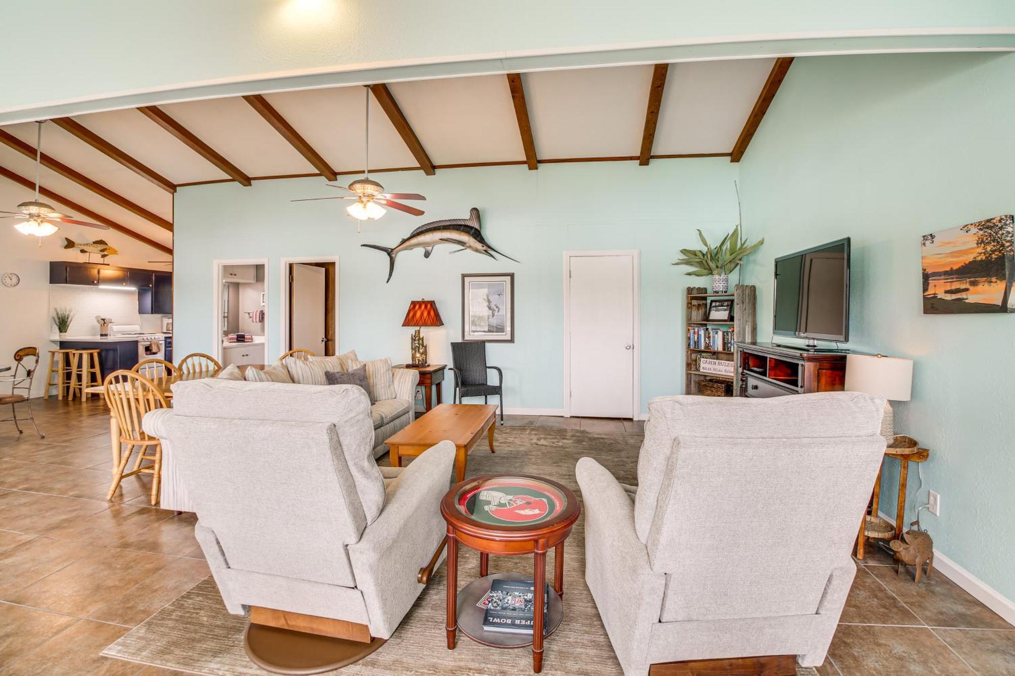 Tranquil With And Dock Access! *