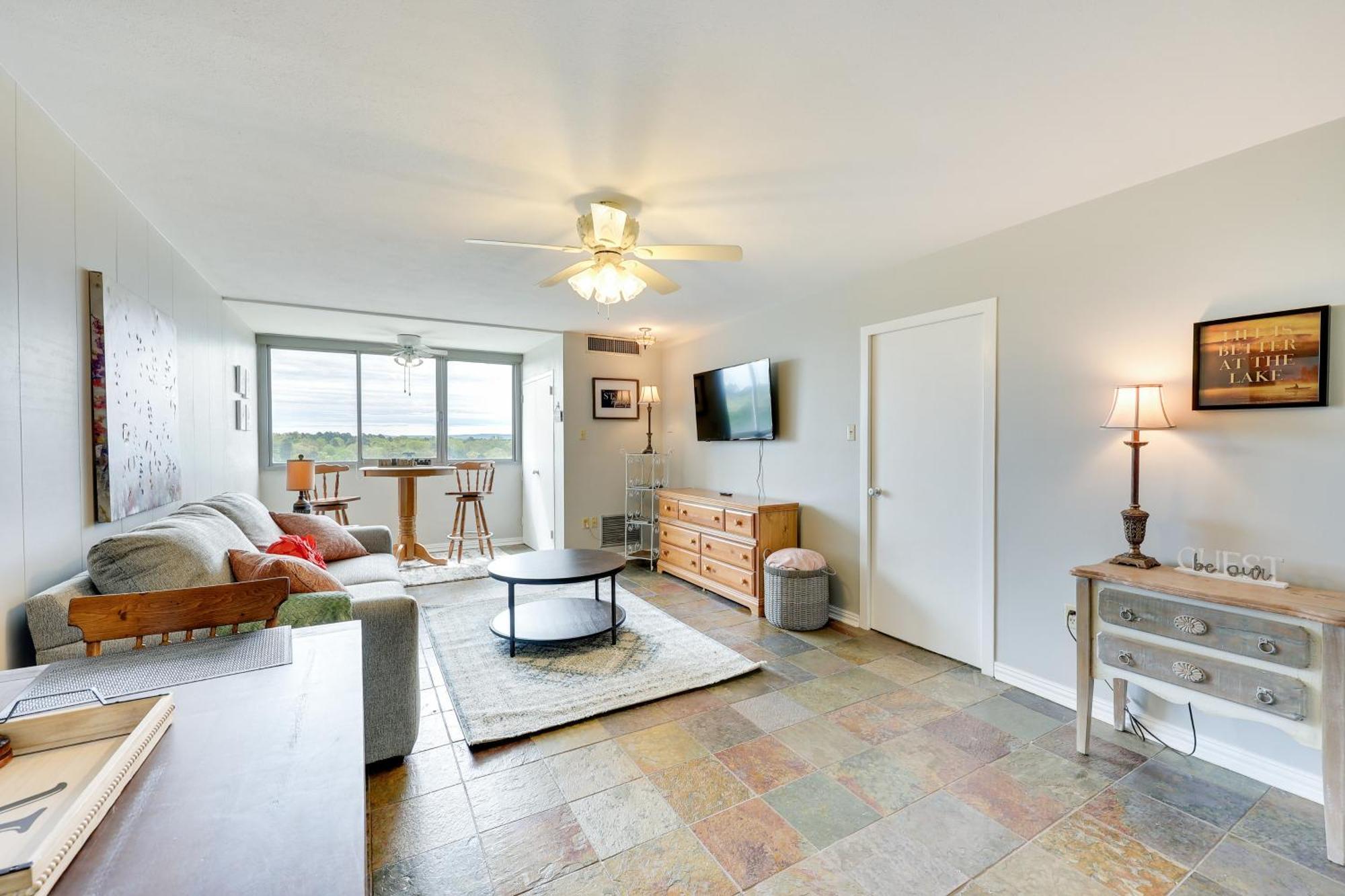 Rorys Roost On Hamilton! Apartment